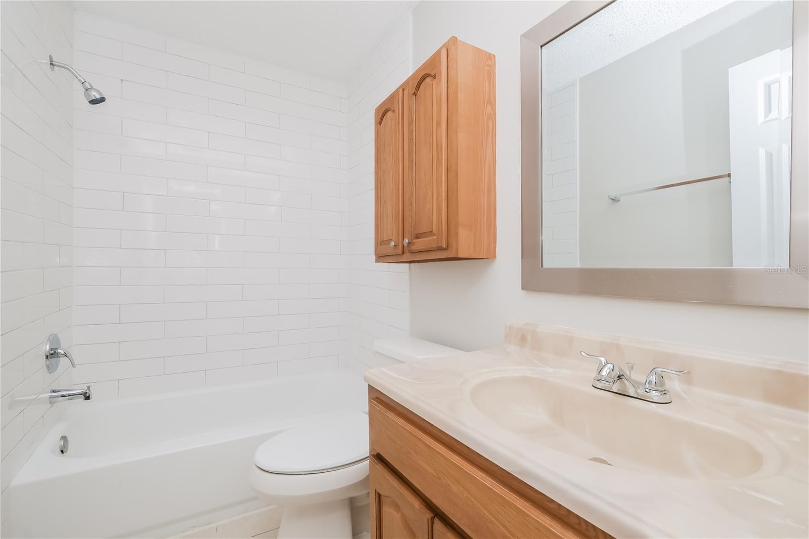 Image 10 of 16 For 1202 Macfarlane Avenue