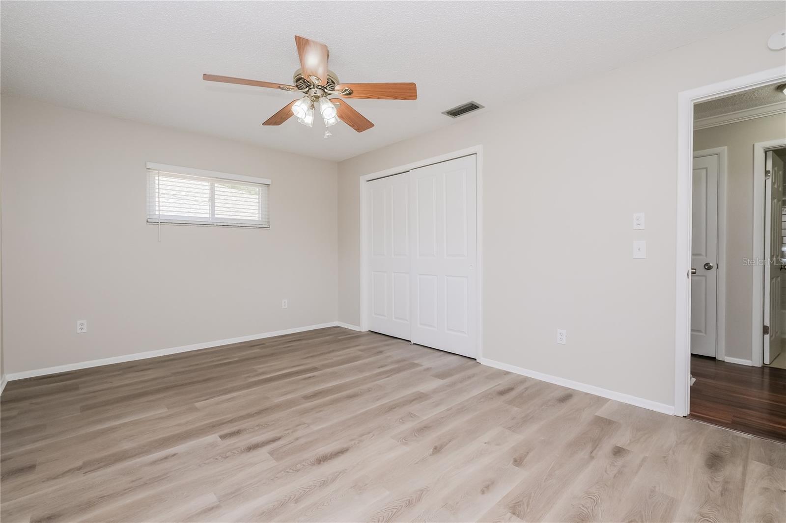 Image 11 of 16 For 1202 Macfarlane Avenue