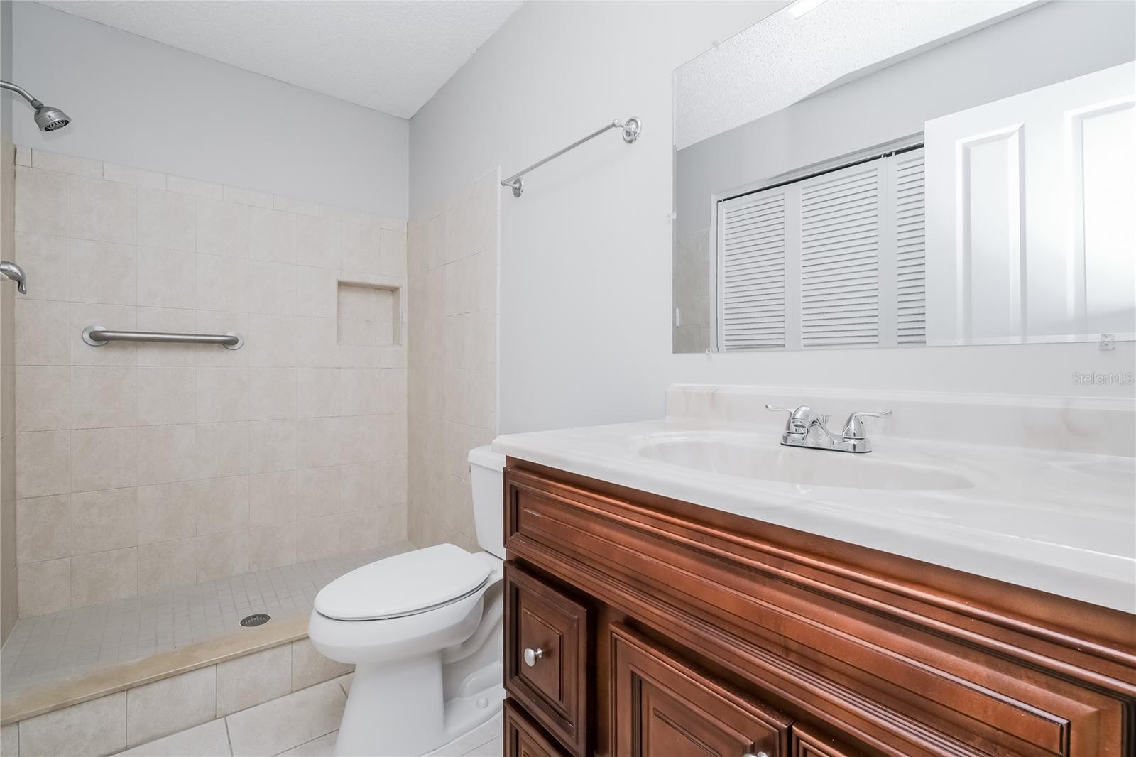 Image 13 of 16 For 1202 Macfarlane Avenue