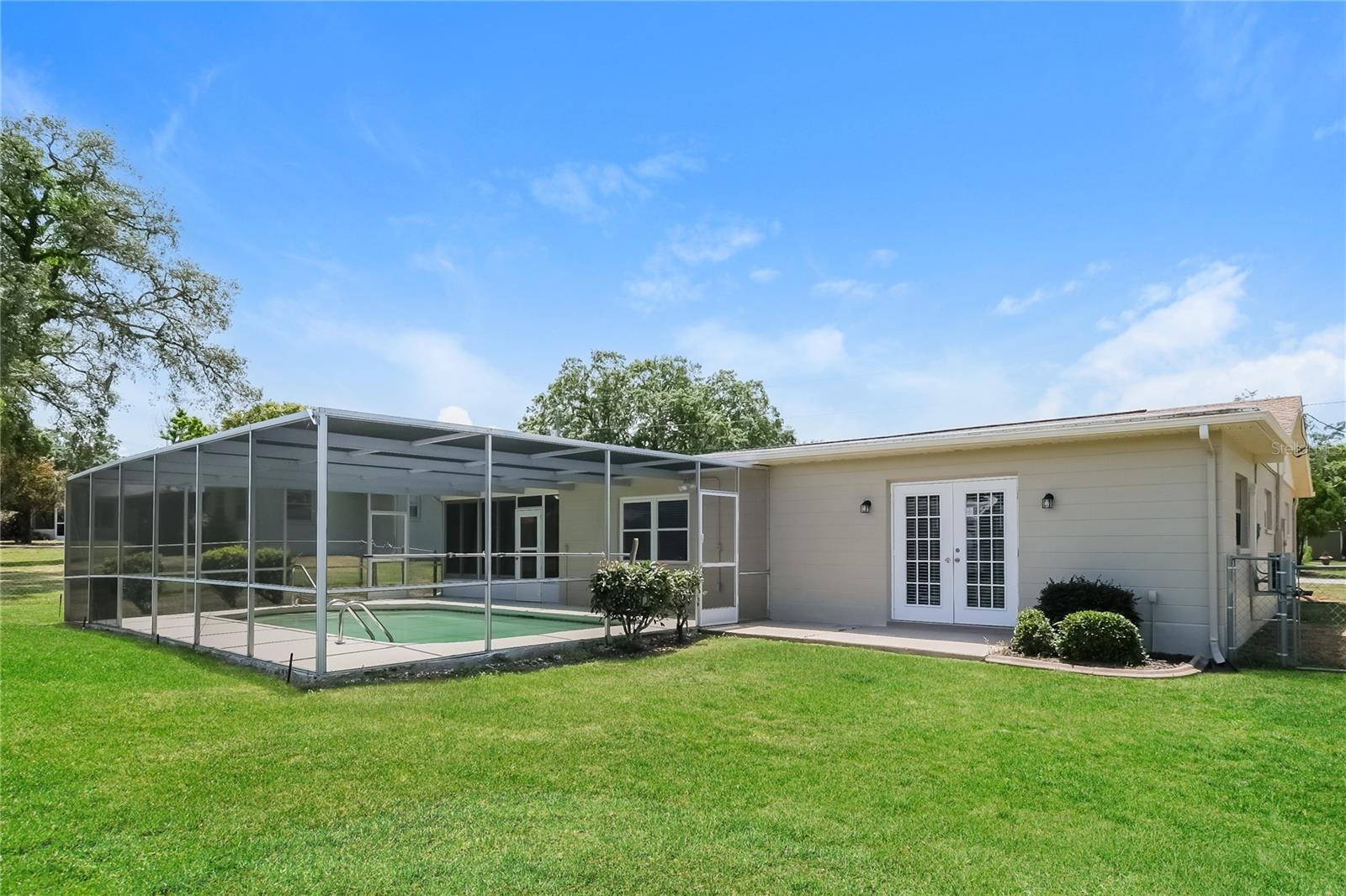 Image 14 of 16 For 1202 Macfarlane Avenue