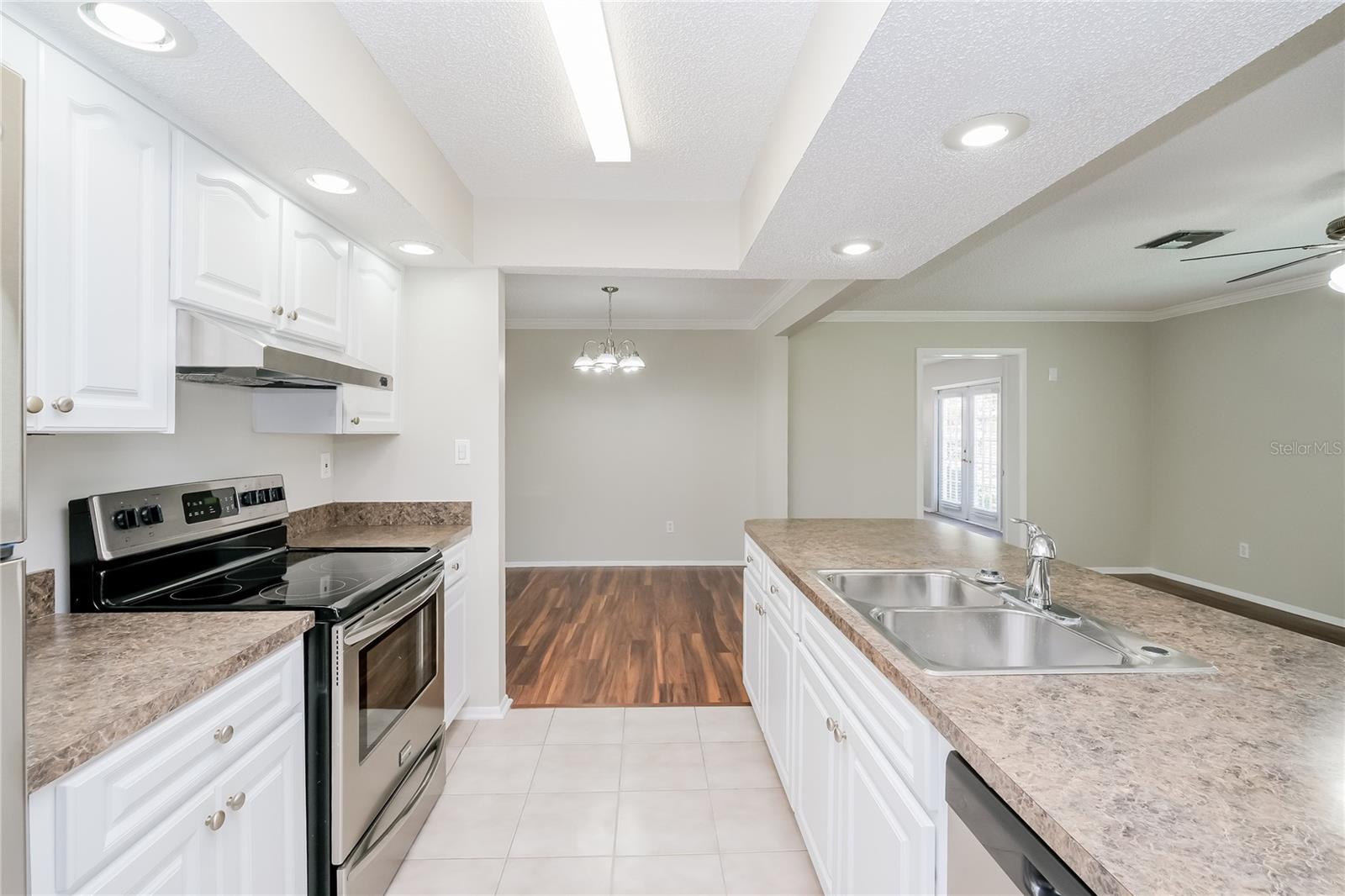 Image 6 of 16 For 1202 Macfarlane Avenue