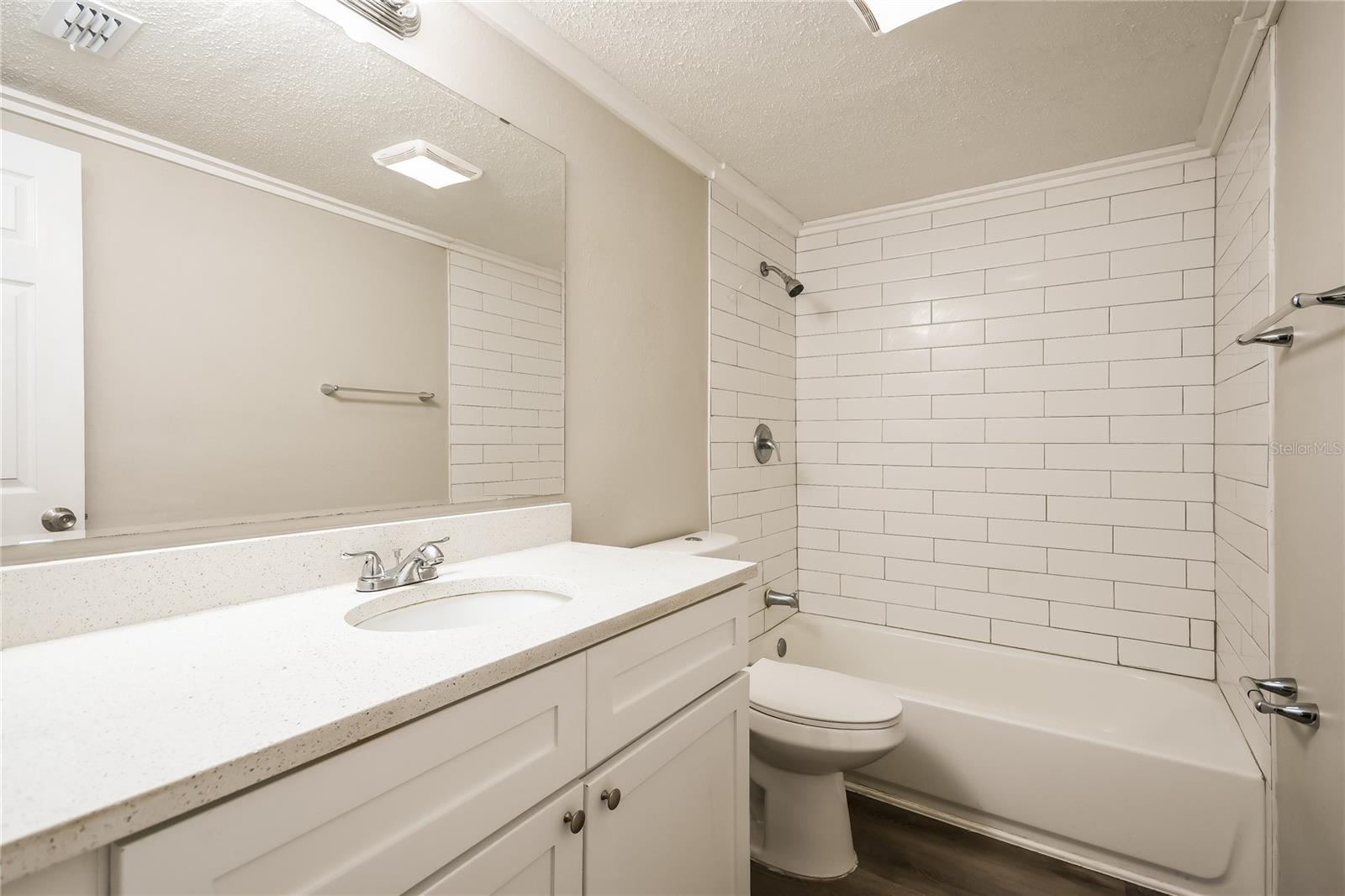 Image 13 of 16 For 314 Sears Avenue Ne