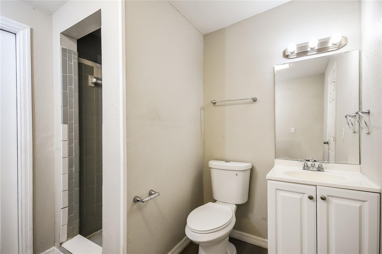 Image 14 of 16 For 314 Sears Avenue Ne