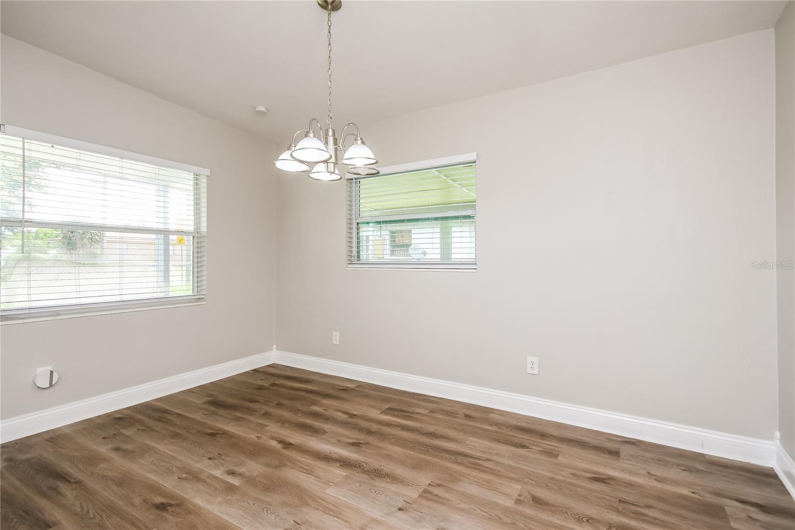 Image 5 of 16 For 314 Sears Avenue Ne