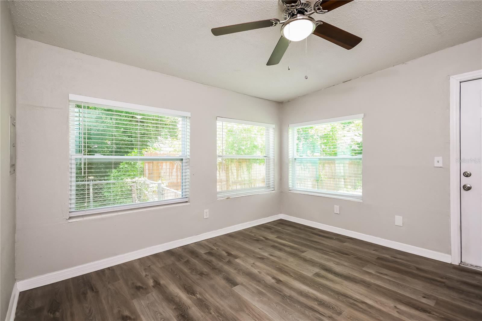 Image 8 of 16 For 314 Sears Avenue Ne