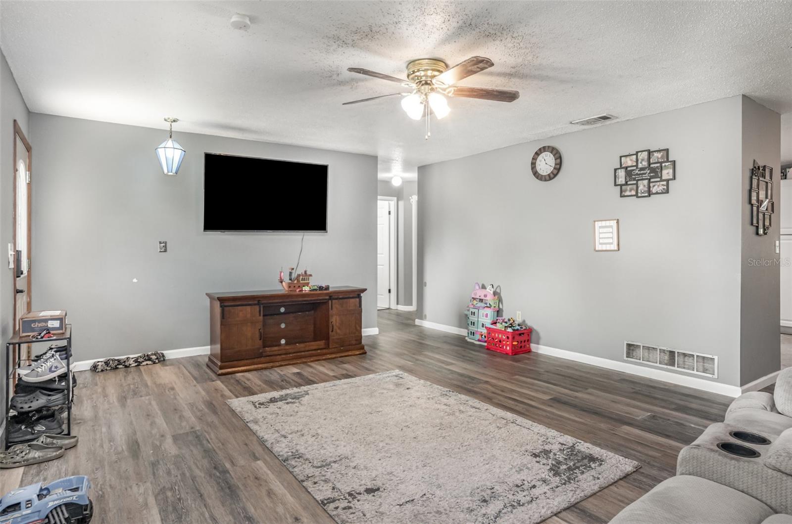 Image 6 of 22 For 706 Boston Avenue