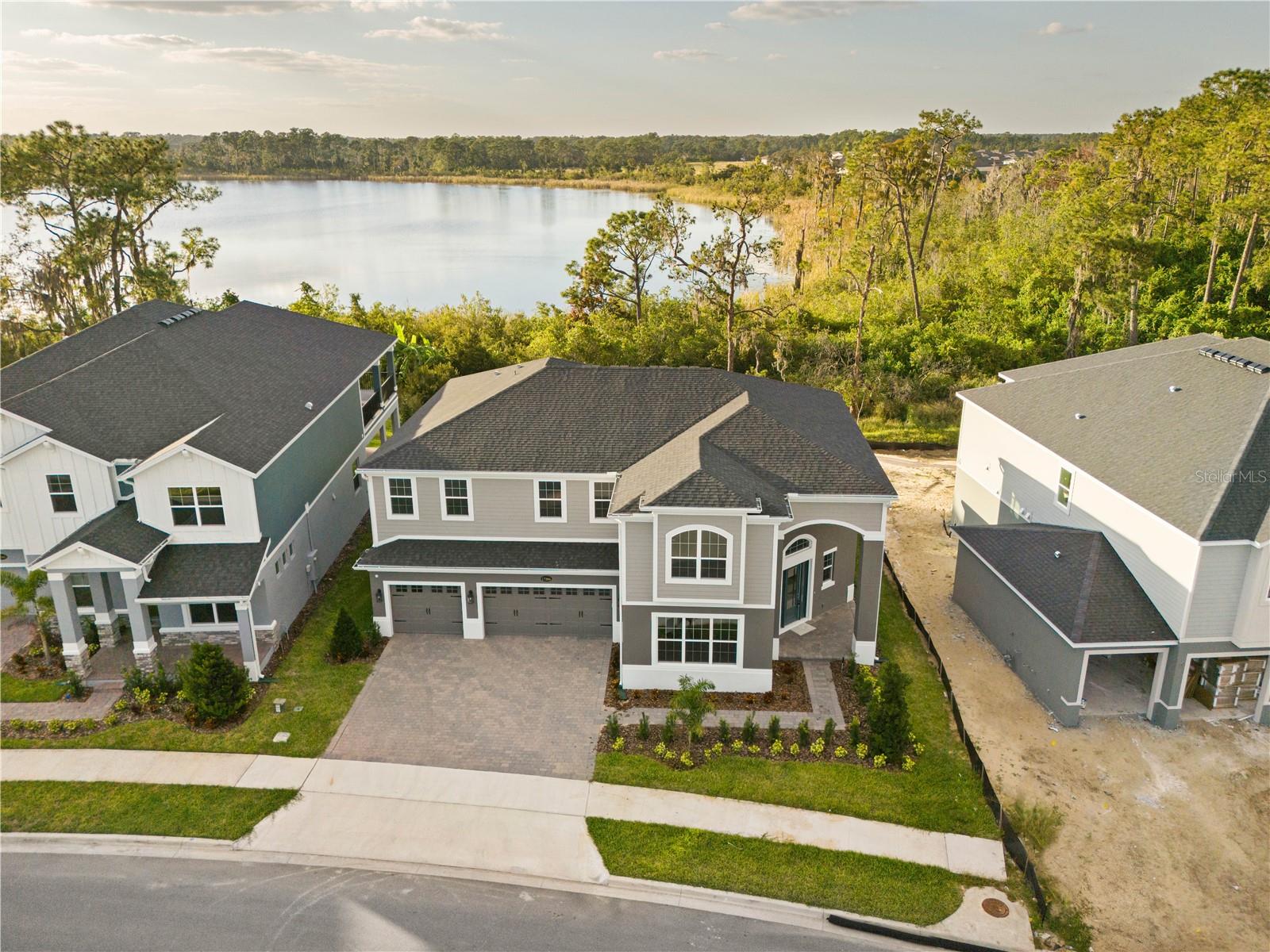 Image 2 of 85 For 17384 Glossy Pomelo Way