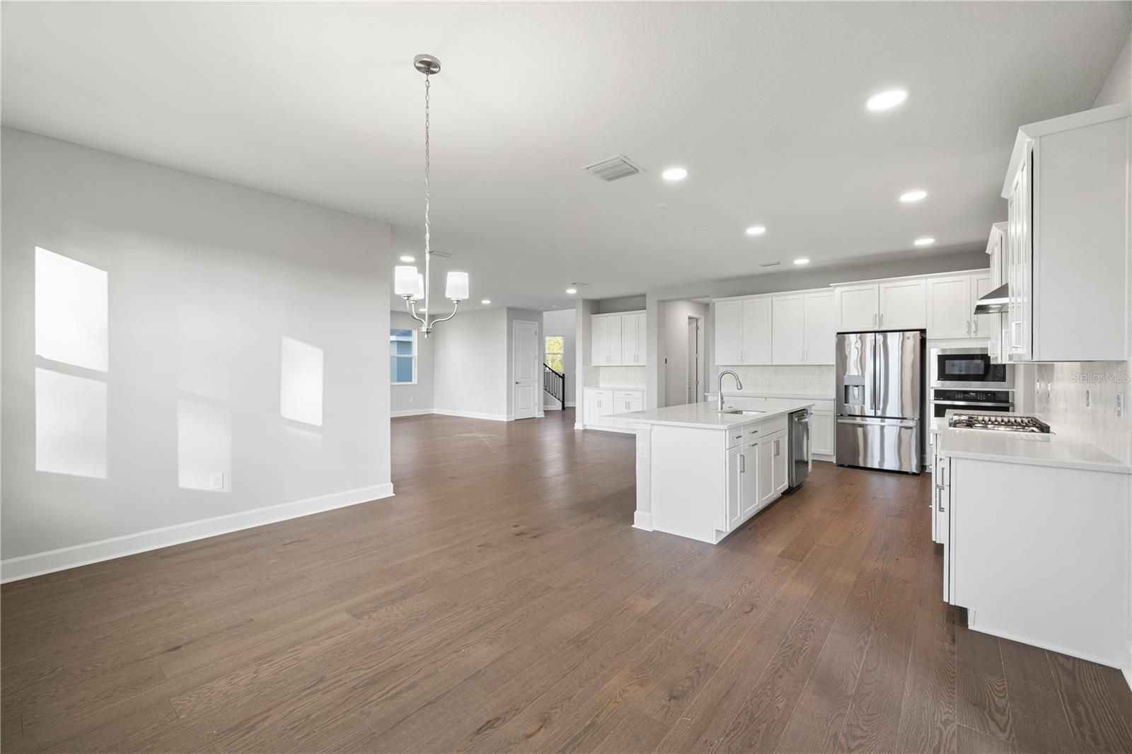 Image 28 of 85 For 17384 Glossy Pomelo Way