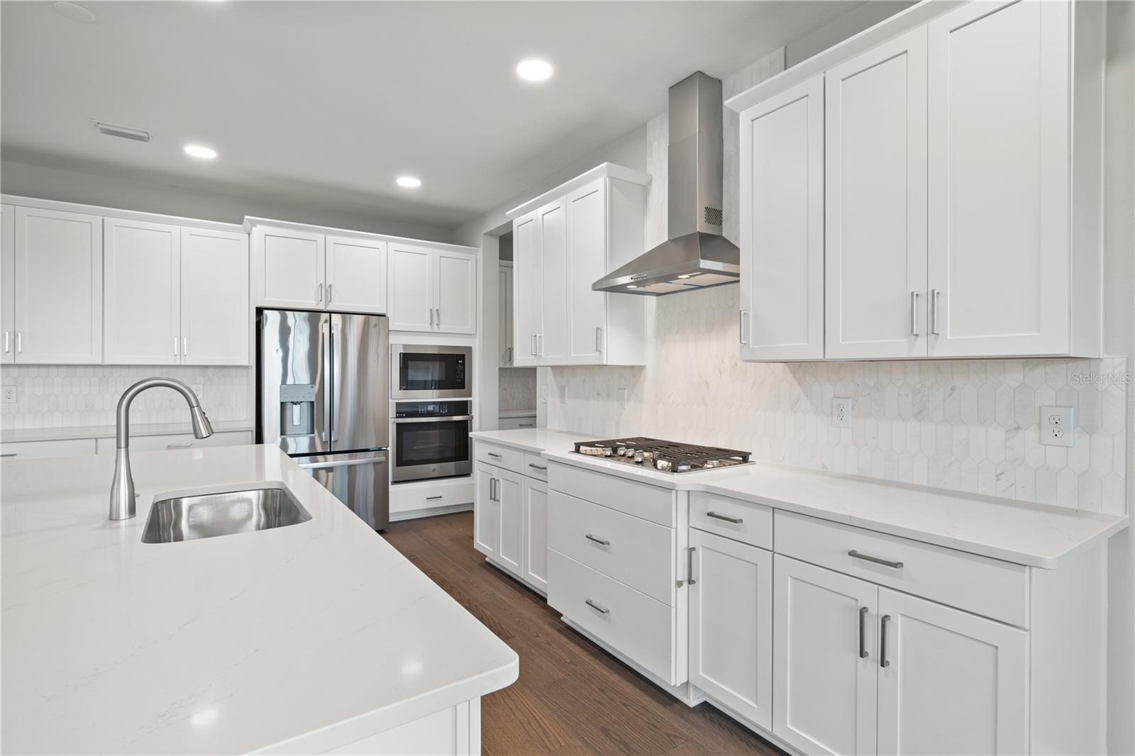 Image 36 of 85 For 17384 Glossy Pomelo Way