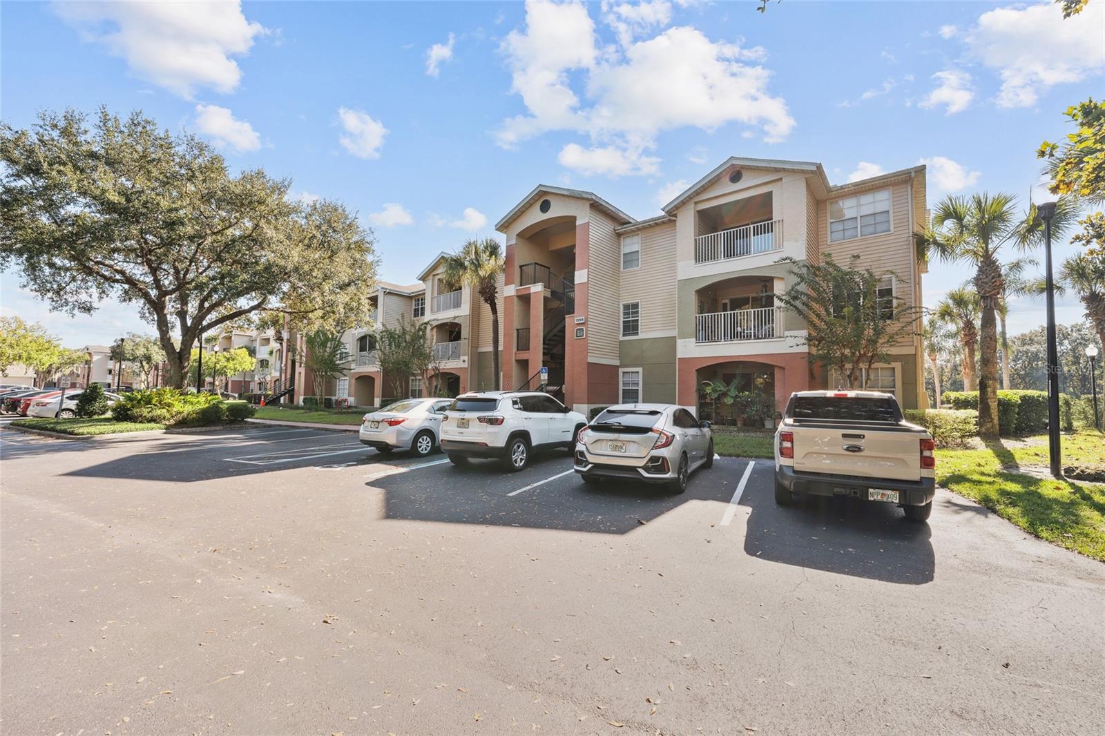 Image 18 of 18 For 1999 Summer Club Drive  211