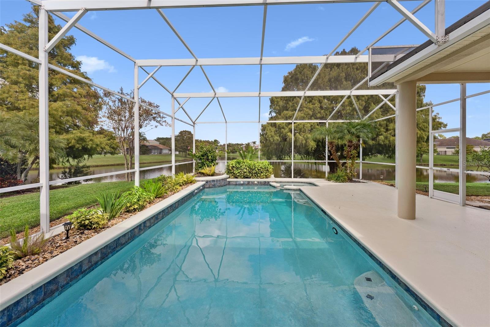 Image 3 of 46 For 549 Lakehaven Circle