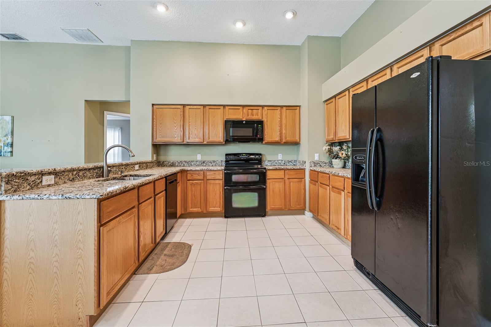 Image 4 of 46 For 549 Lakehaven Circle