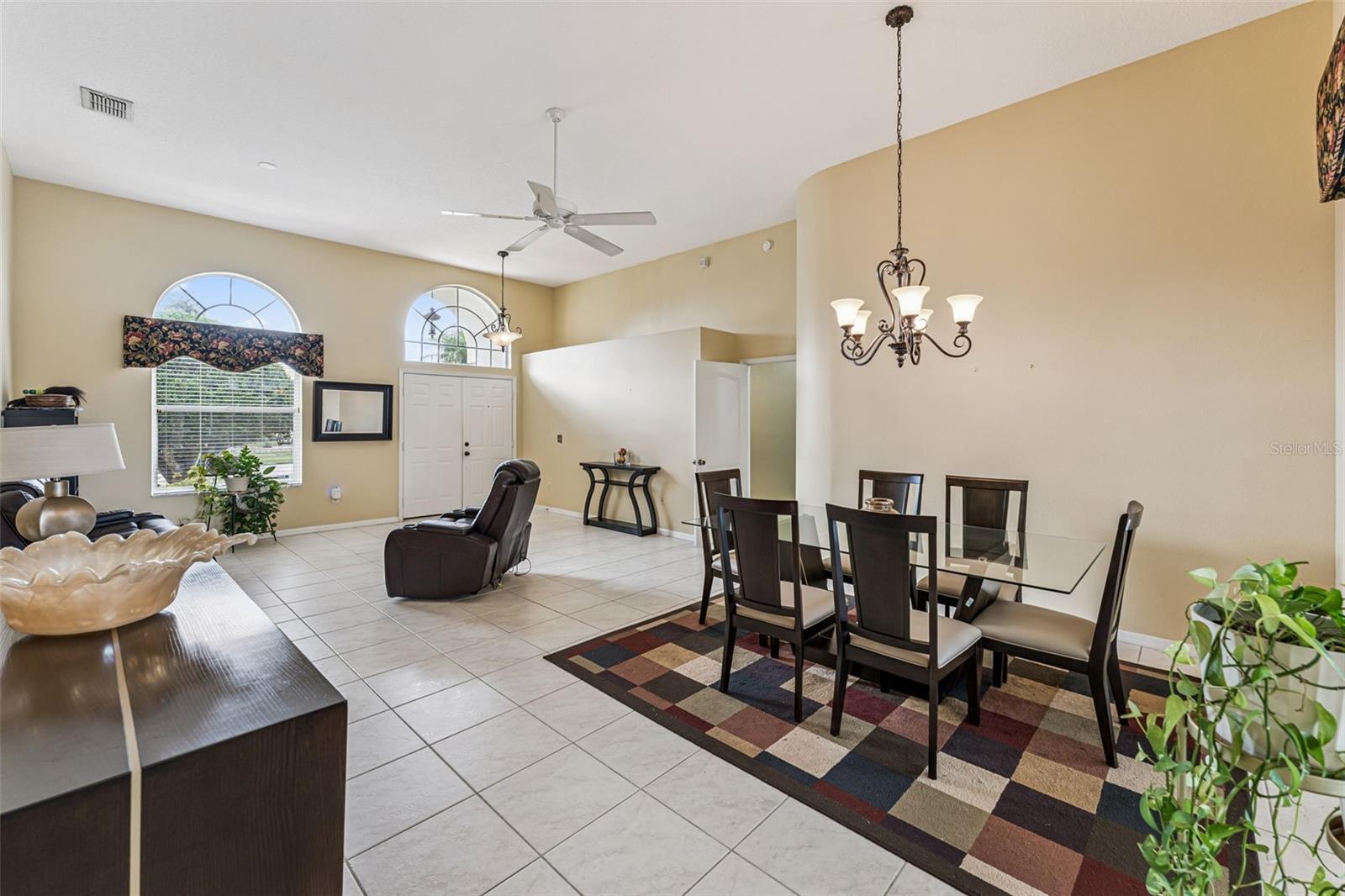 Image 7 of 46 For 549 Lakehaven Circle