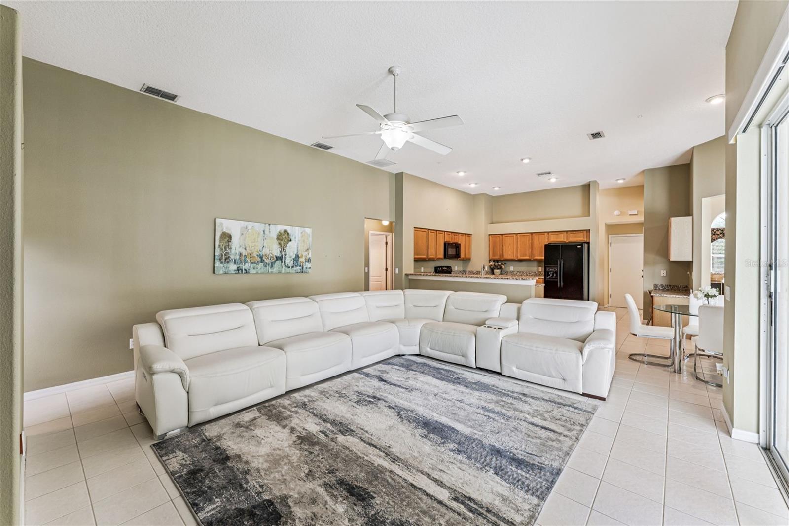 Image 9 of 46 For 549 Lakehaven Circle