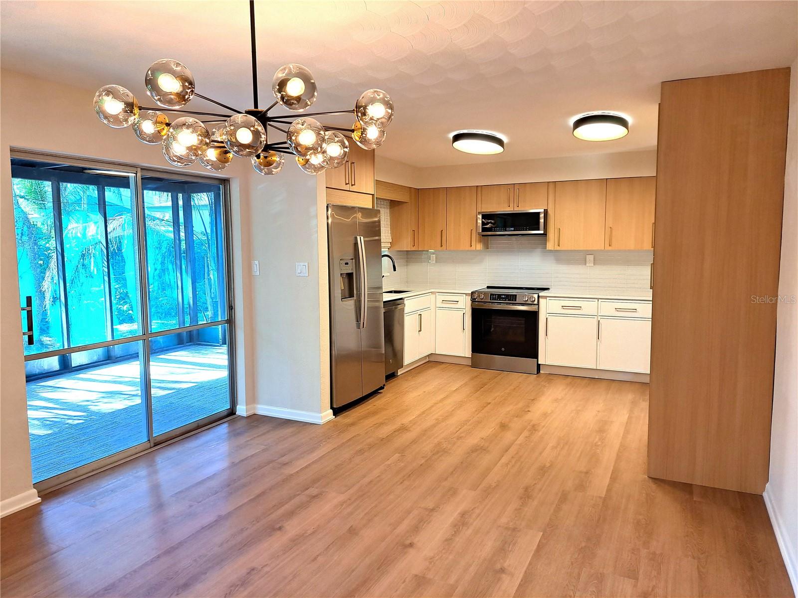 Image 15 of 52 For 1730 Oneco Avenue