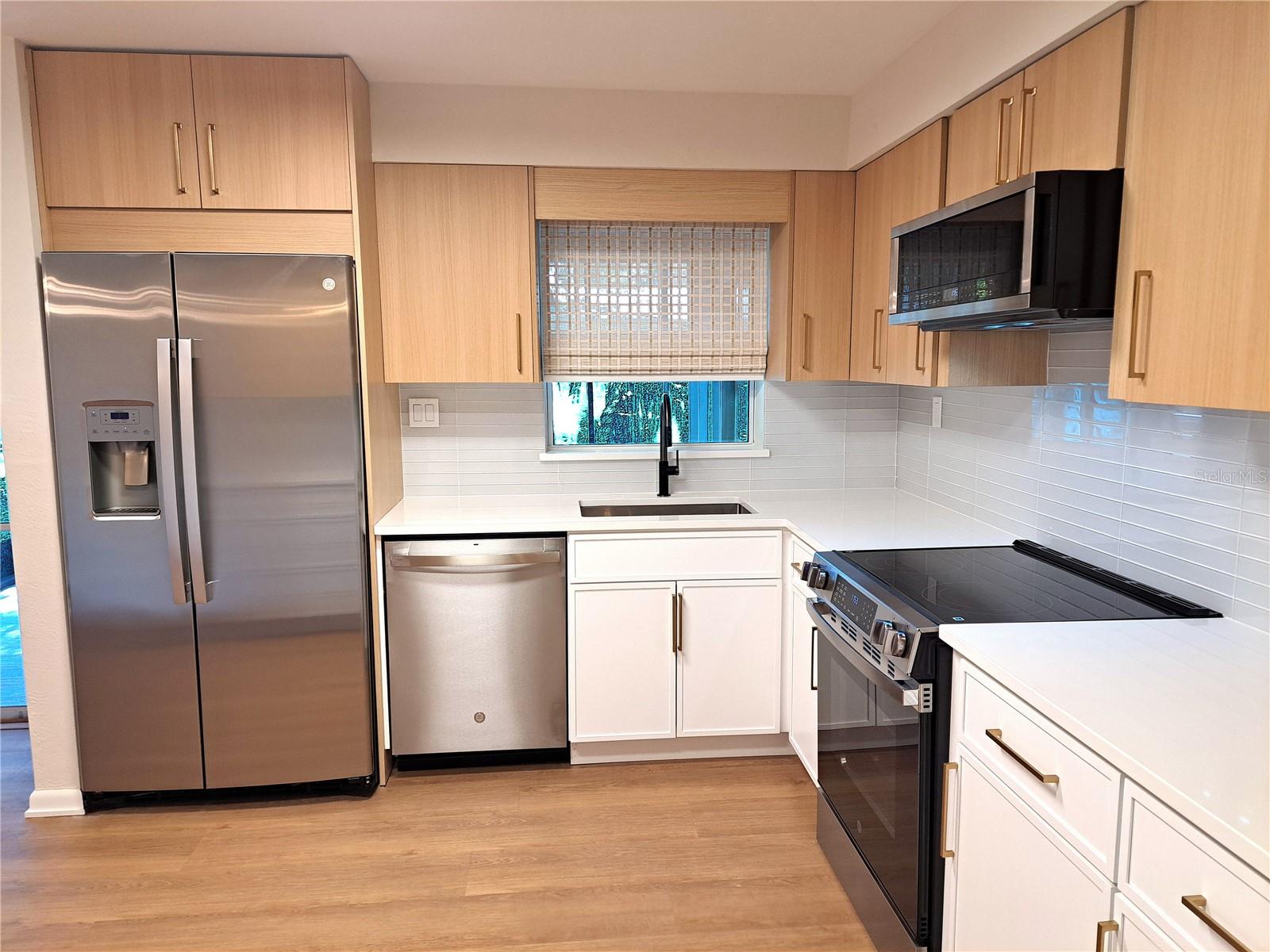 Image 18 of 52 For 1730 Oneco Avenue