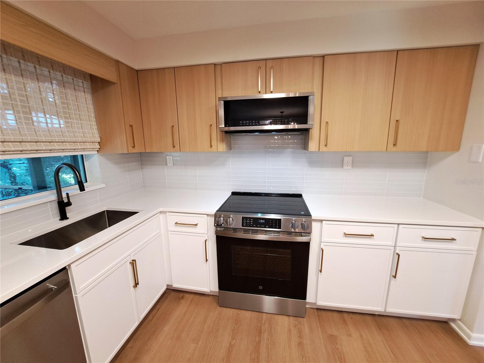 Image 22 of 52 For 1730 Oneco Avenue