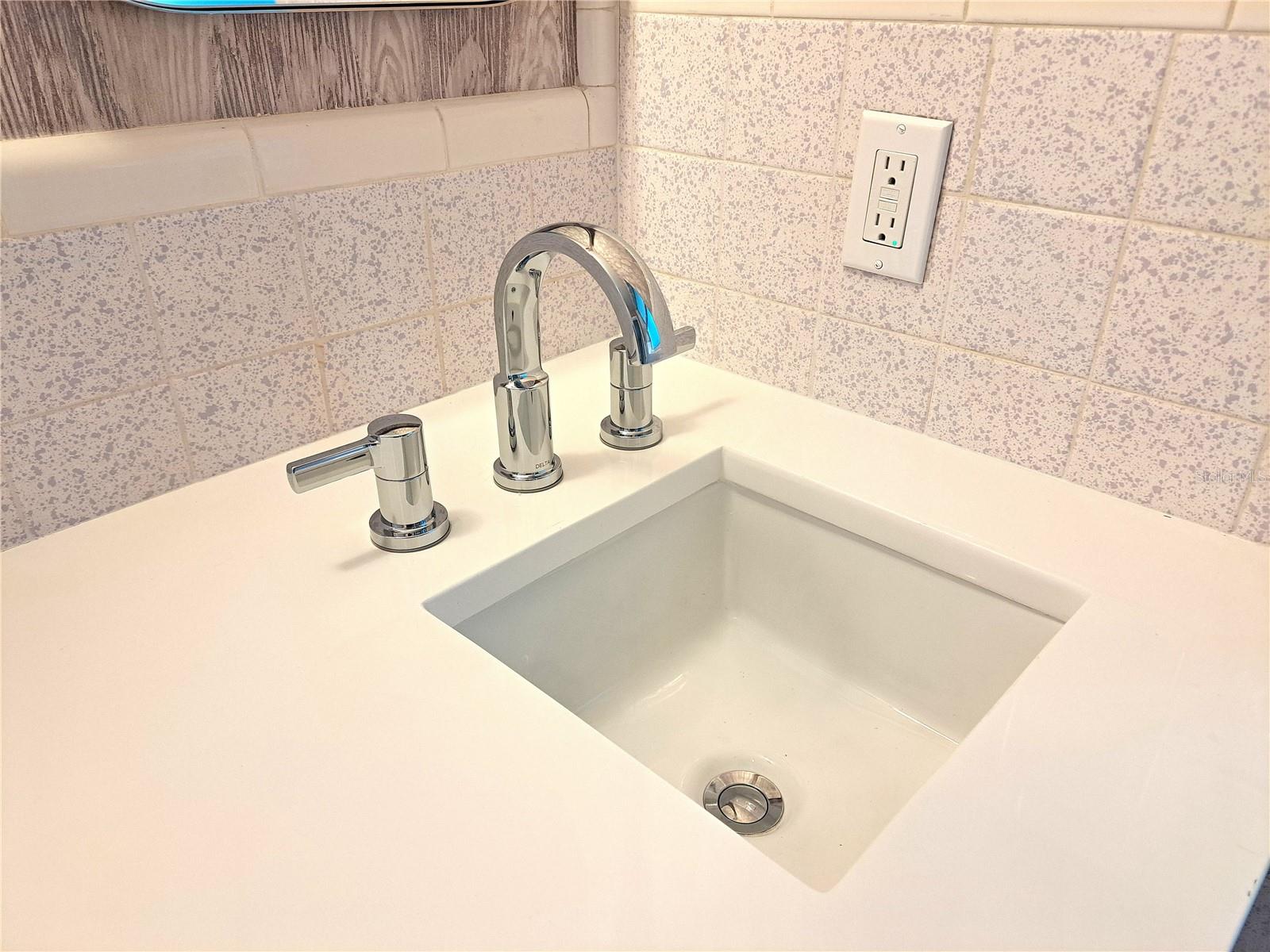 Image 27 of 52 For 1730 Oneco Avenue