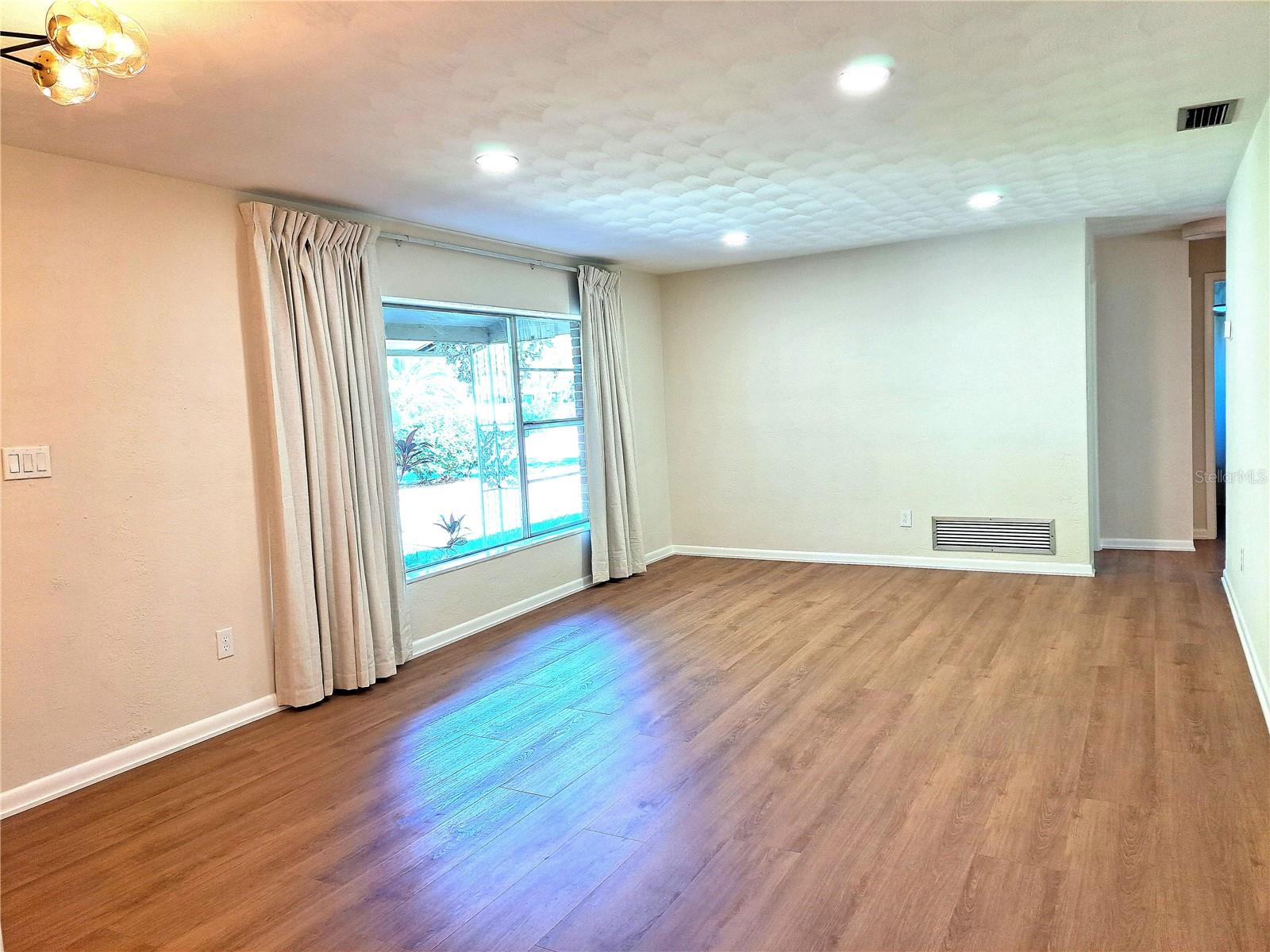 Image 8 of 52 For 1730 Oneco Avenue