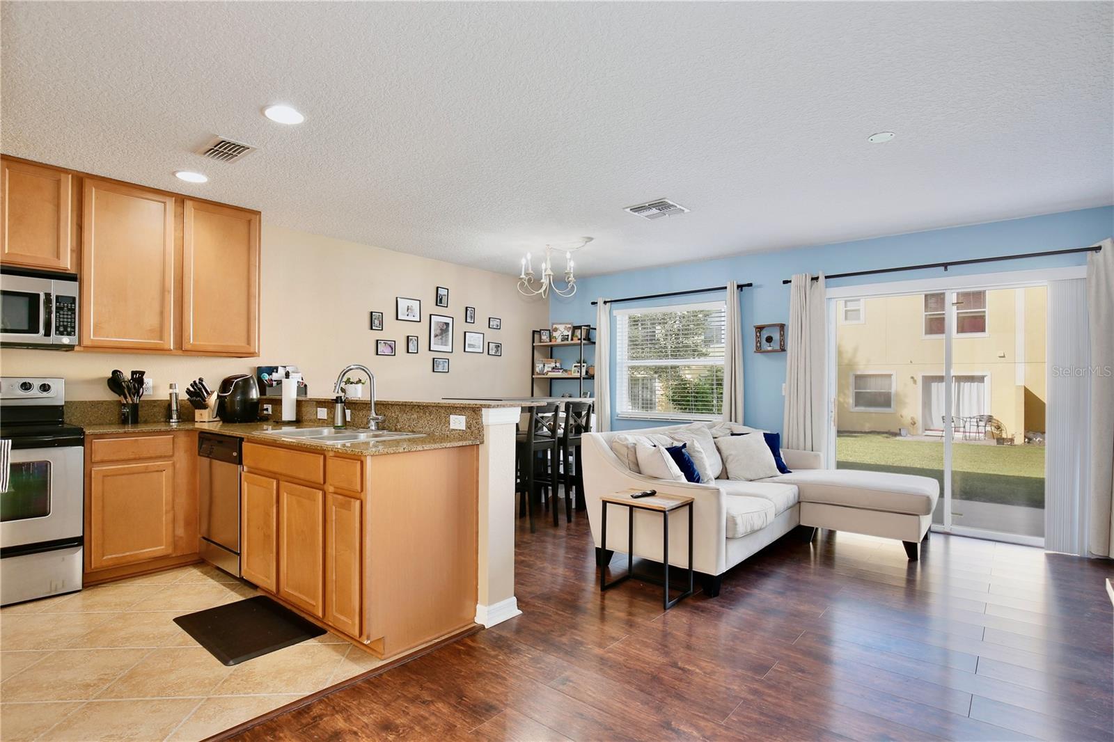 Image 5 of 23 For 3858 Shaftbury Place