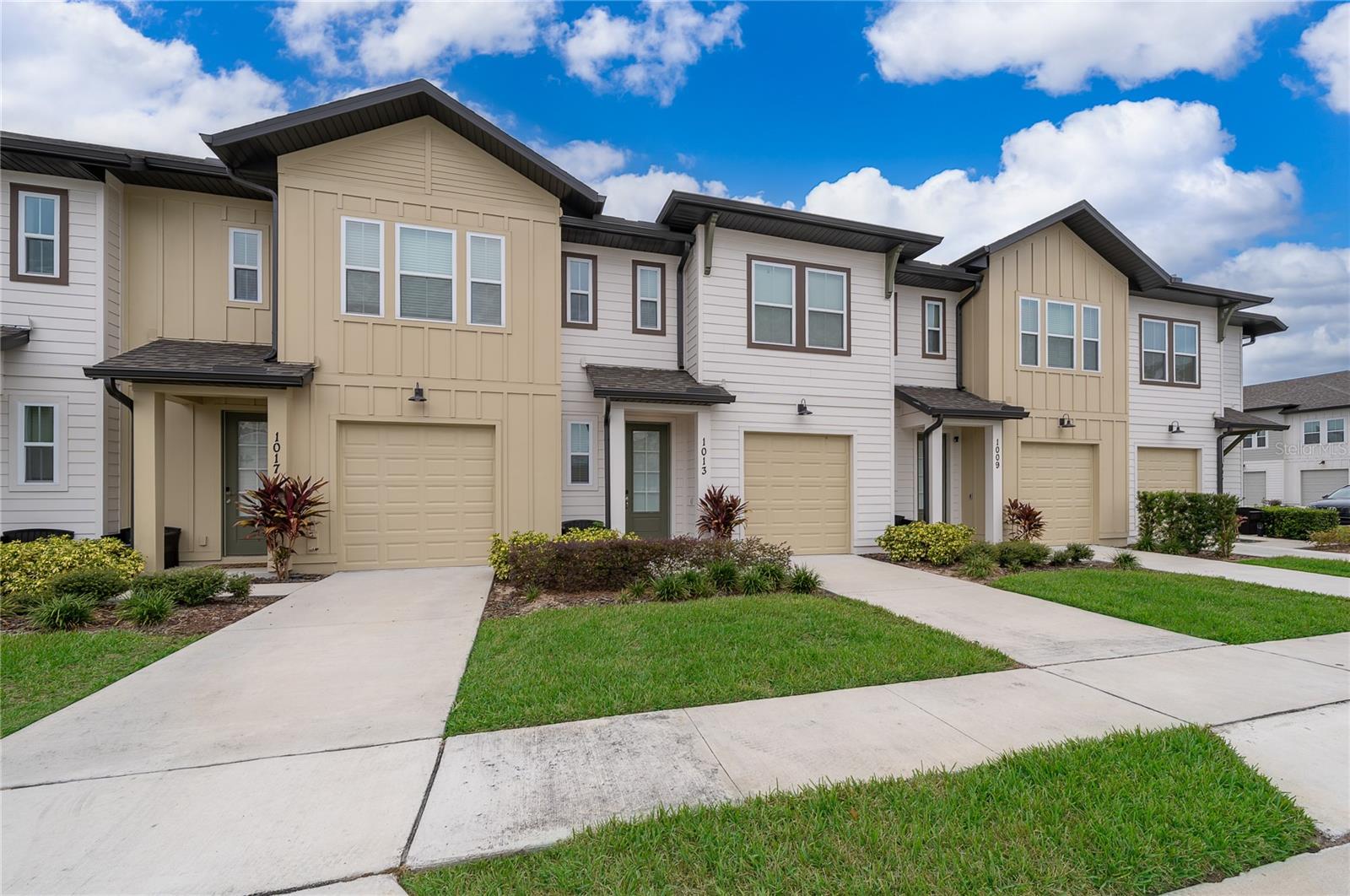 Image 2 of 27 For 1013 Plantation Lane