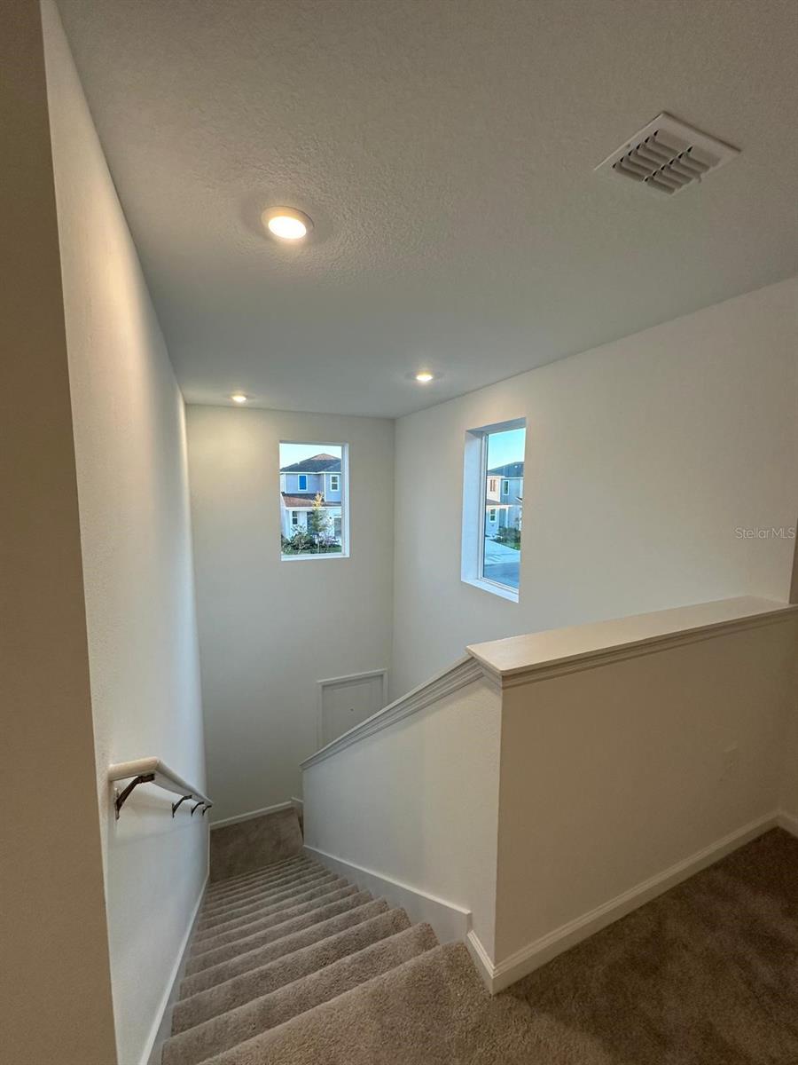 Image 12 of 25 For 3682 Hardman Dr