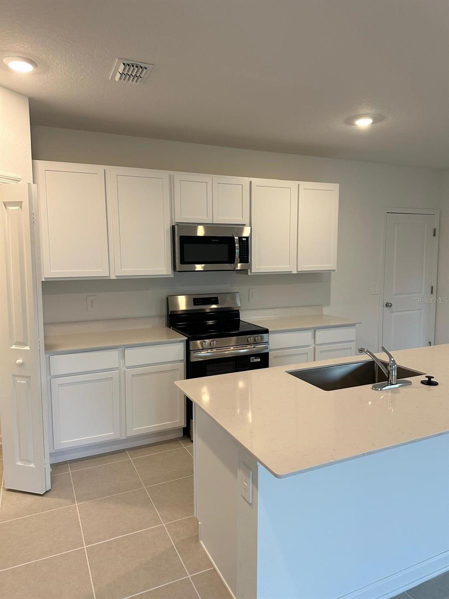 Image 5 of 25 For 3682 Hardman Dr