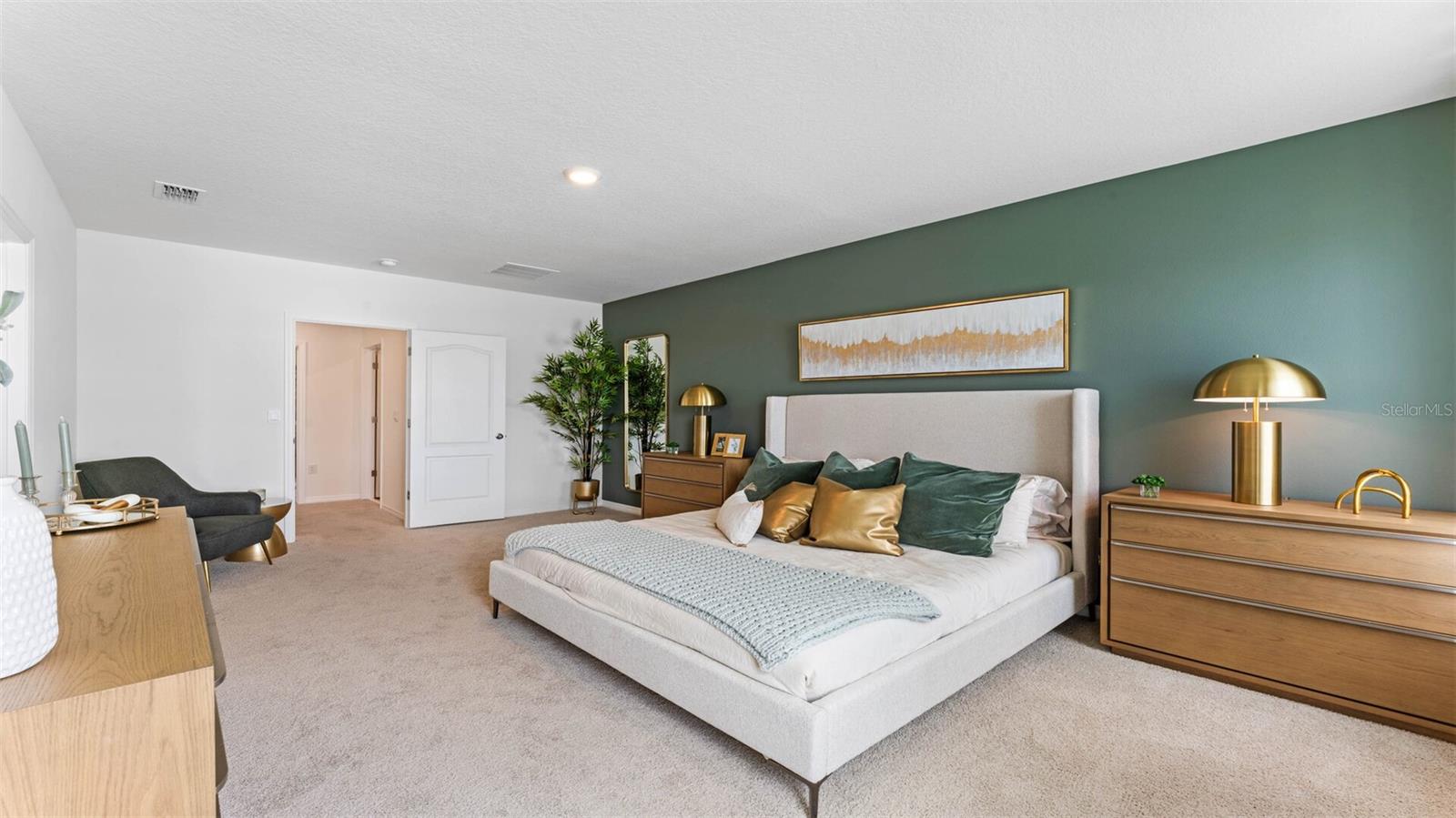 Image 17 of 66 For 2810 House Finch Road