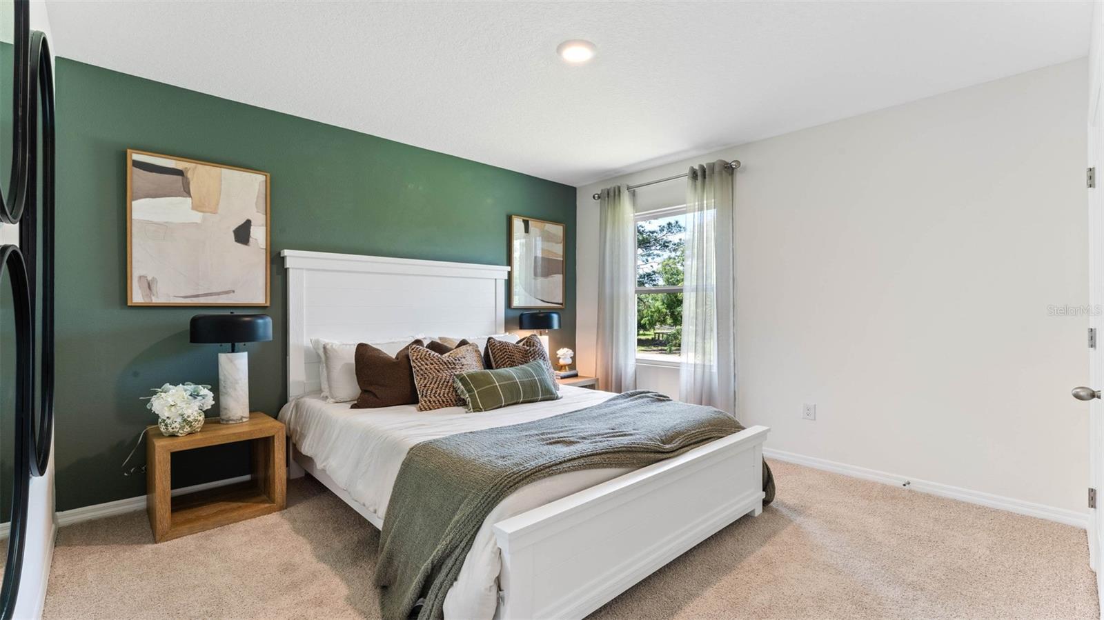 Image 24 of 66 For 2810 House Finch Road