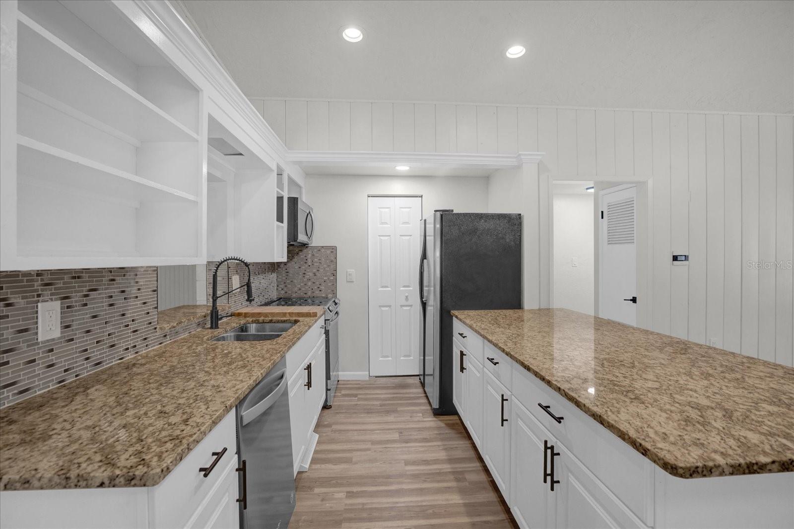 Image 8 of 34 For 32 Virginia Avenue