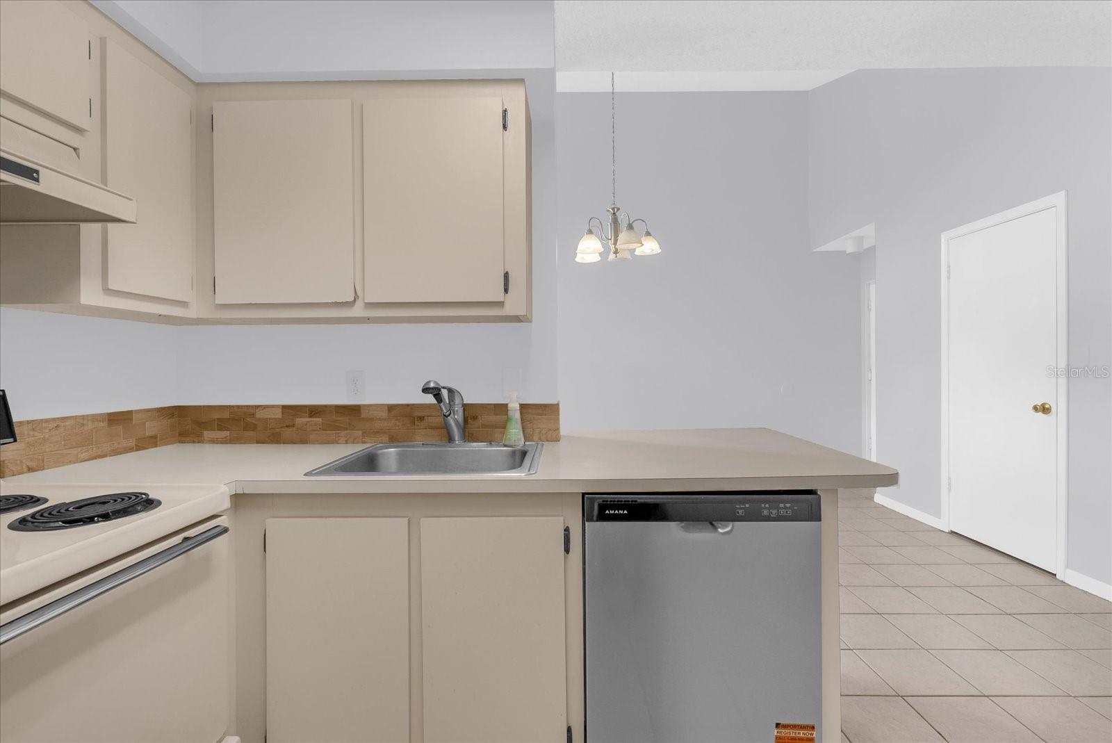 Image 9 of 28 For 3647 Atrium Drive 2