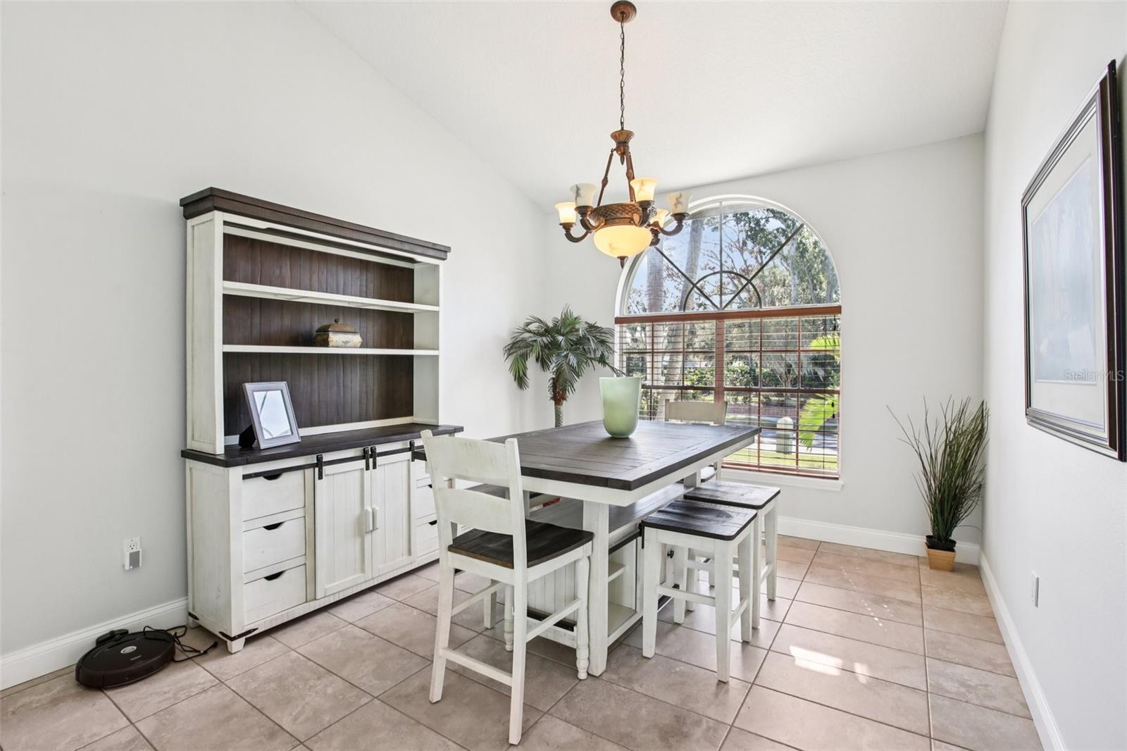 Image 10 of 46 For 2654 Crystal Circle