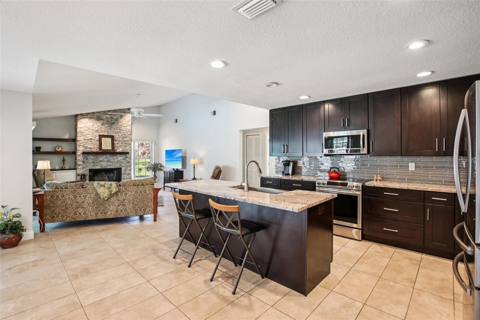 Image 14 of 46 For 2654 Crystal Circle