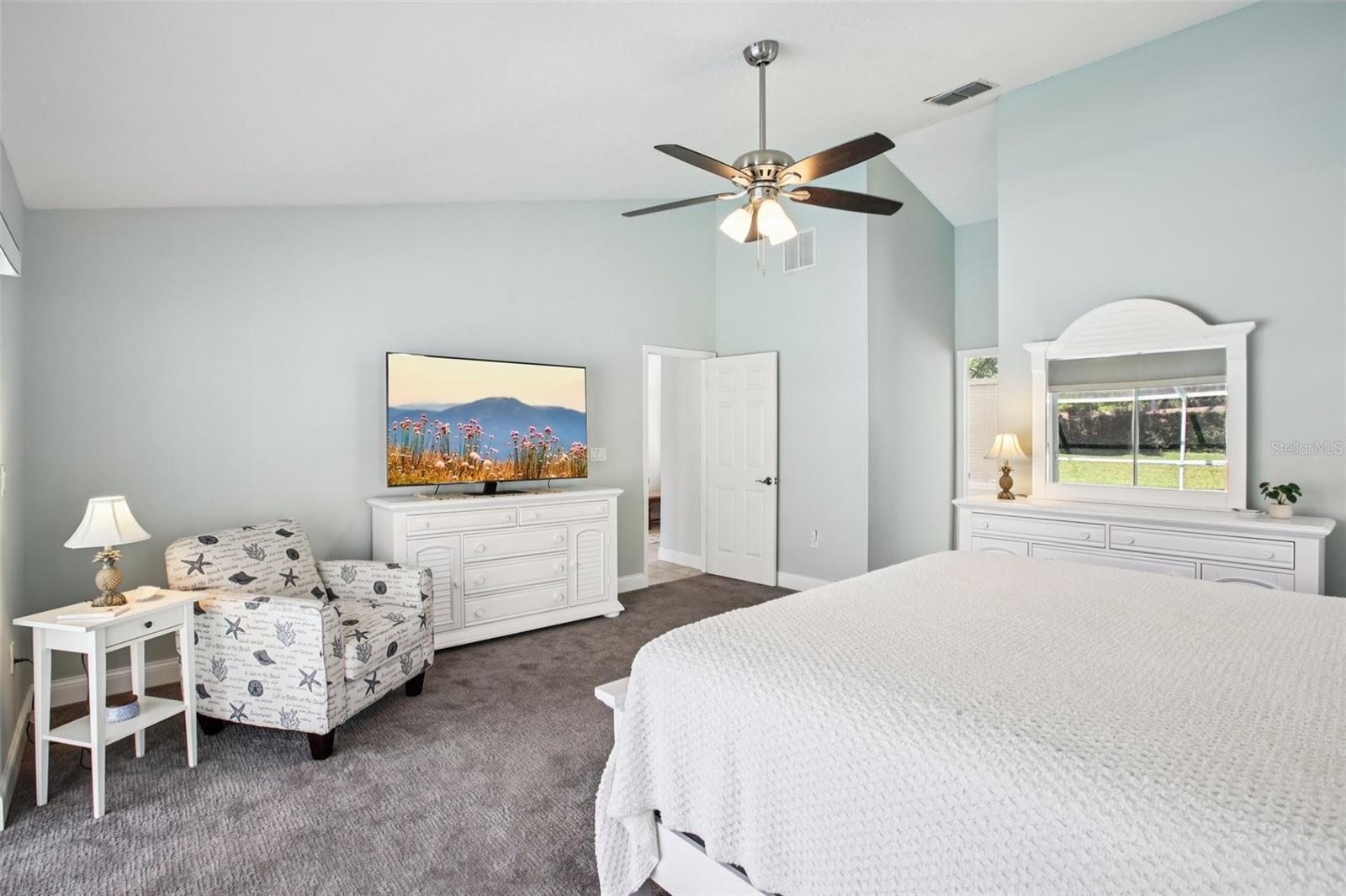 Image 24 of 46 For 2654 Crystal Circle