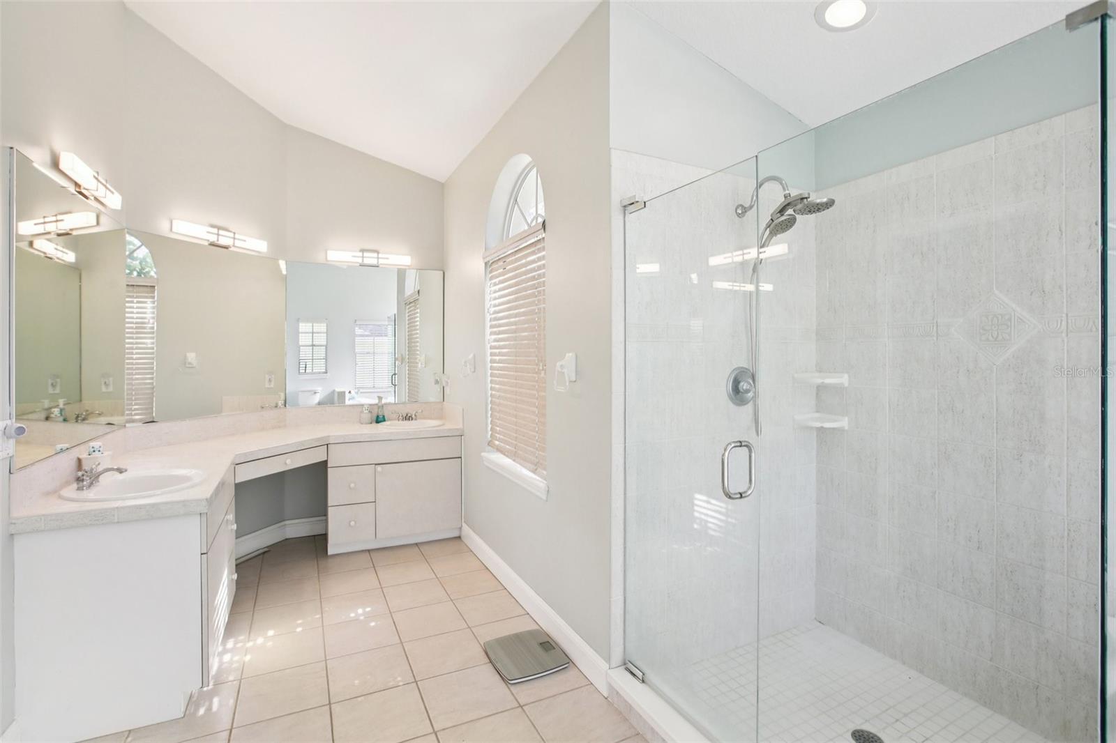 Image 26 of 46 For 2654 Crystal Circle