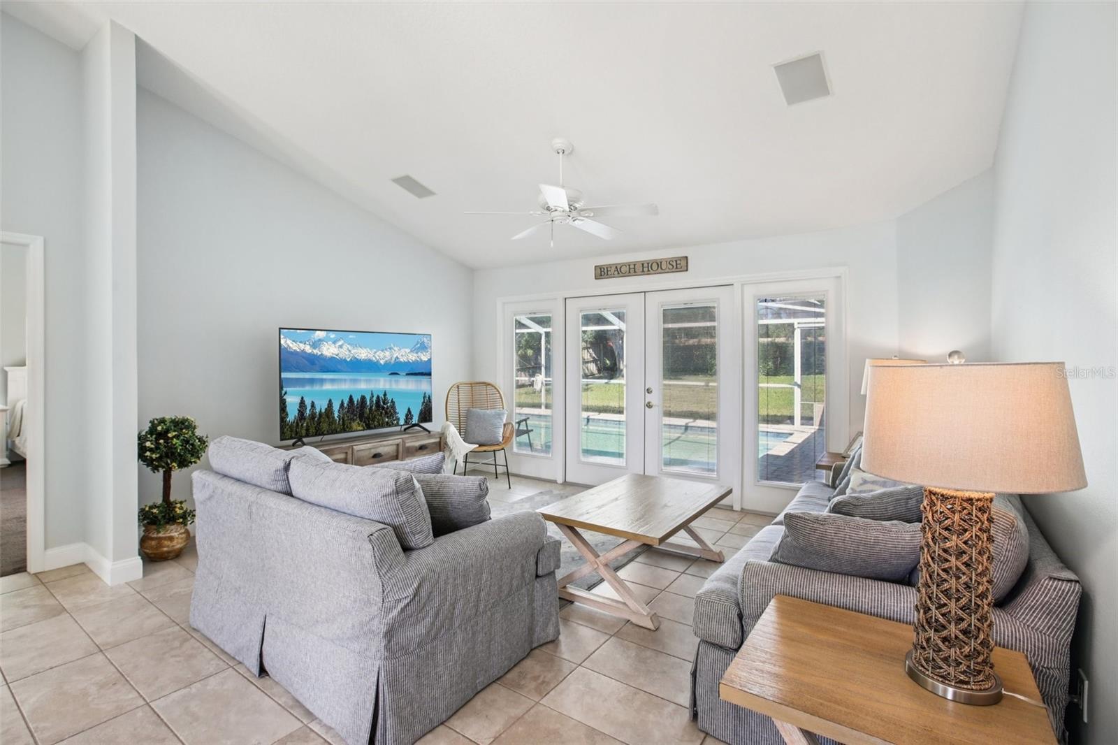 Image 7 of 46 For 2654 Crystal Circle