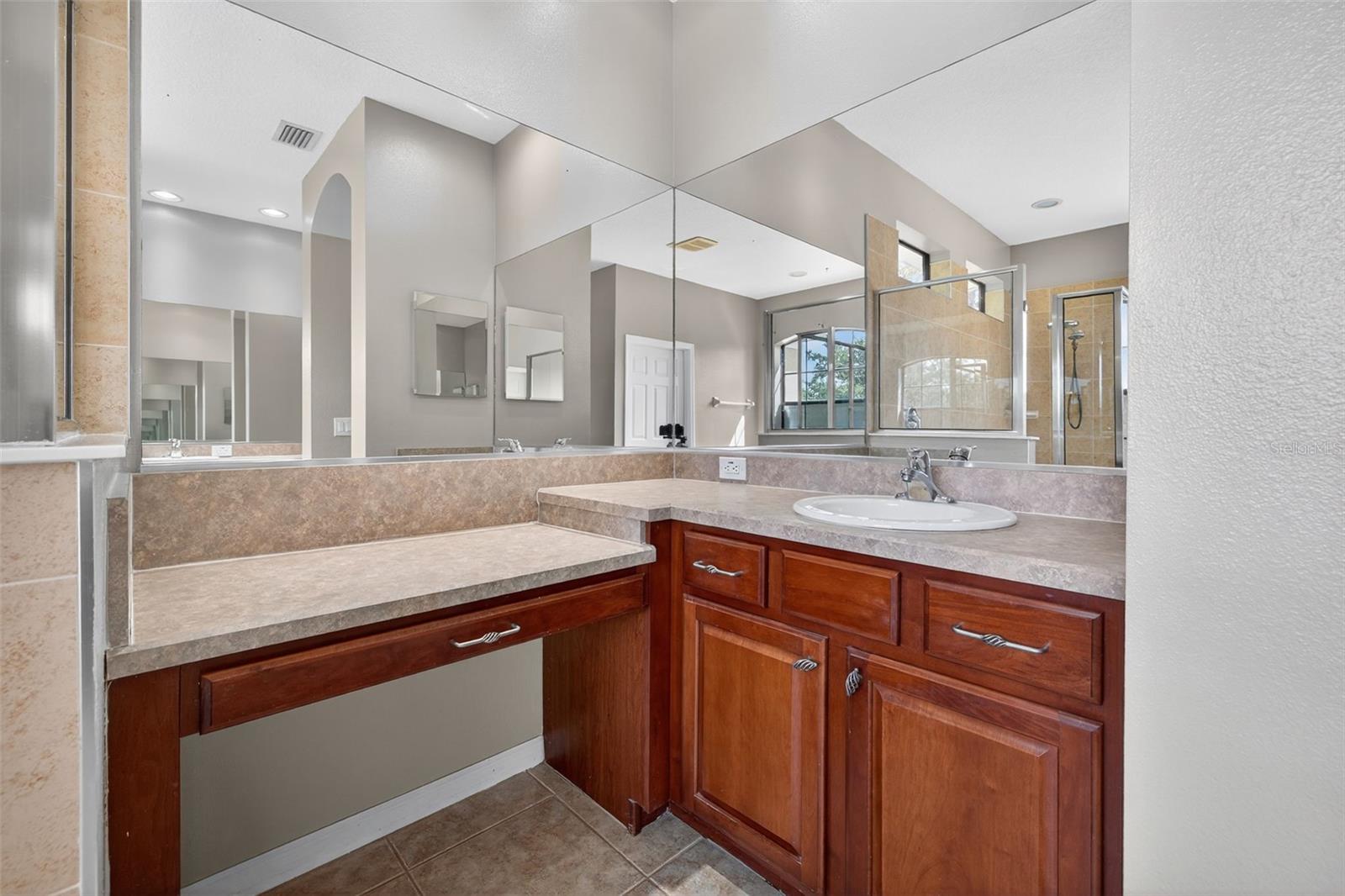 Image 13 of 24 For 7019 43rd Avenue E