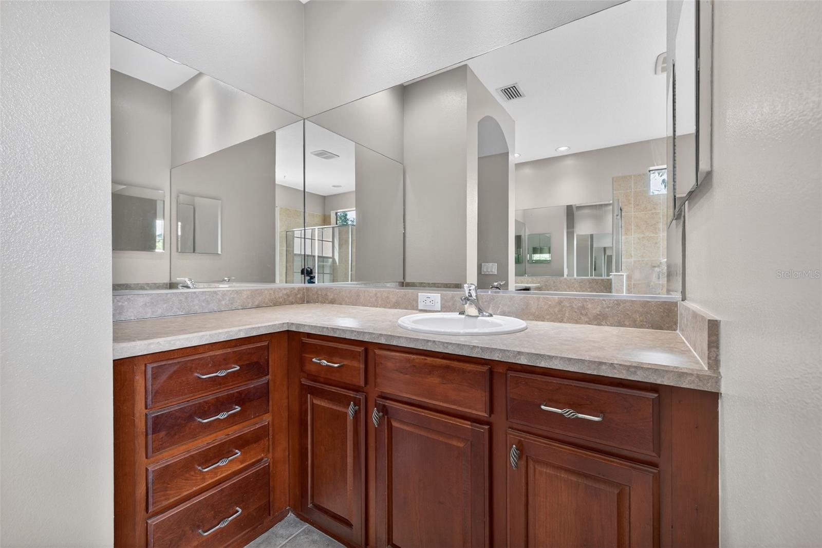 Image 14 of 24 For 7019 43rd Avenue E