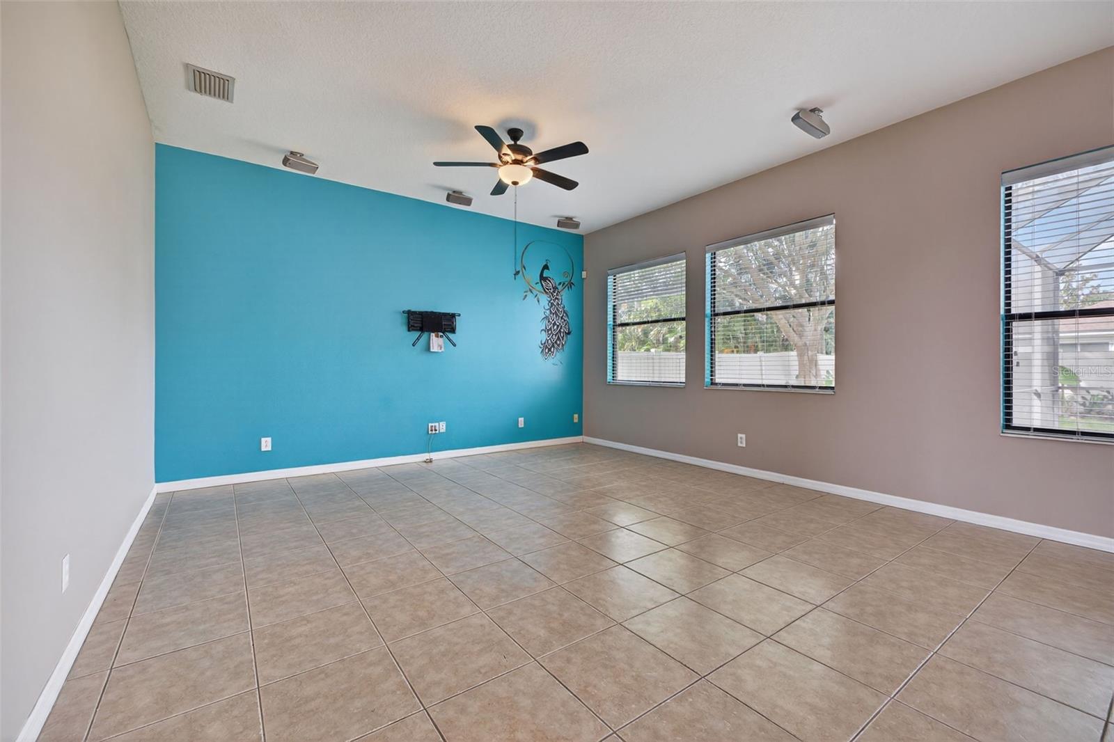 Image 17 of 24 For 7019 43rd Avenue E