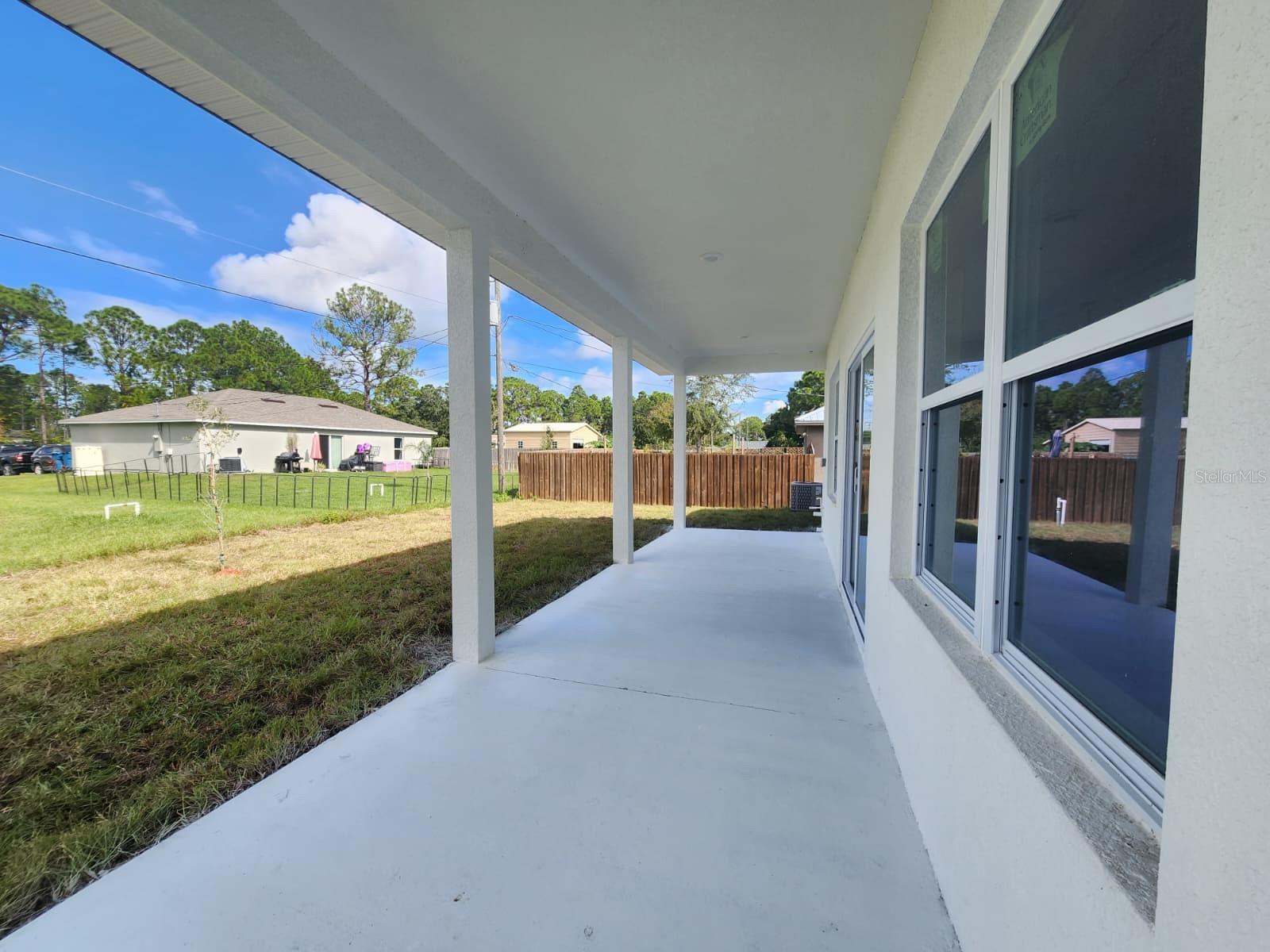 Image 28 of 46 For 627 Gagnon Street Se