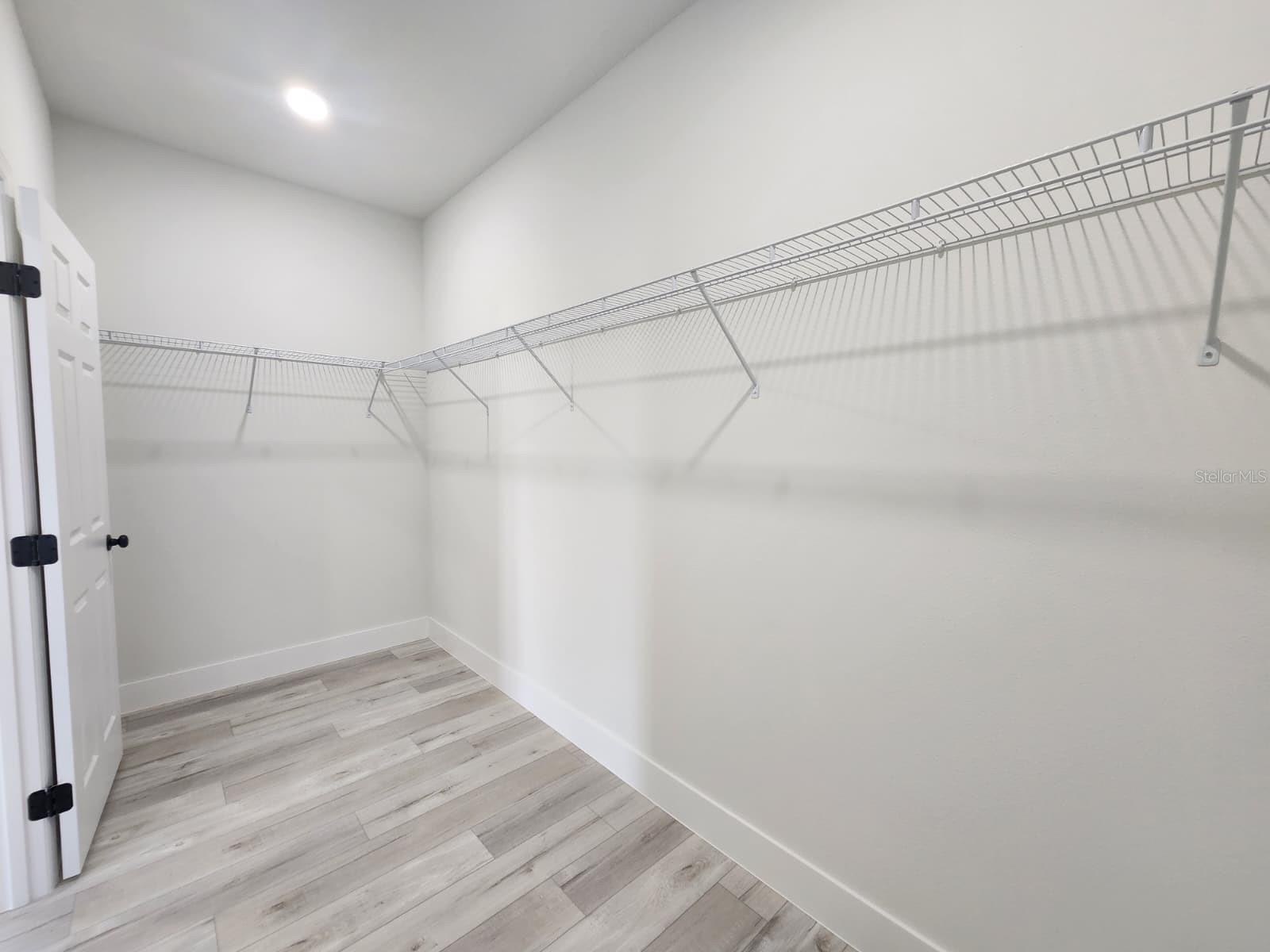 Image 35 of 46 For 627 Gagnon Street Se