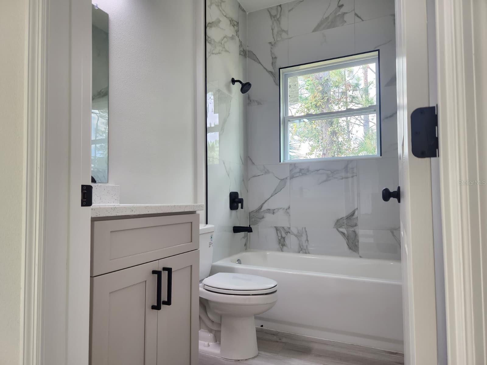 Image 41 of 46 For 627 Gagnon Street Se