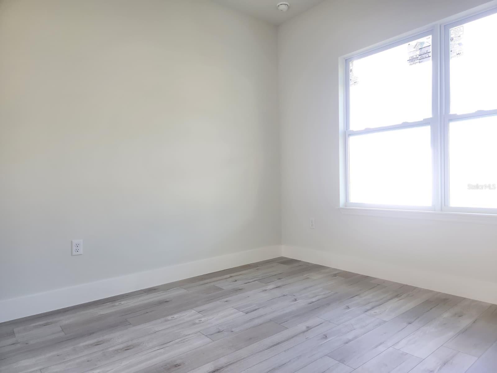 Image 43 of 46 For 627 Gagnon Street Se