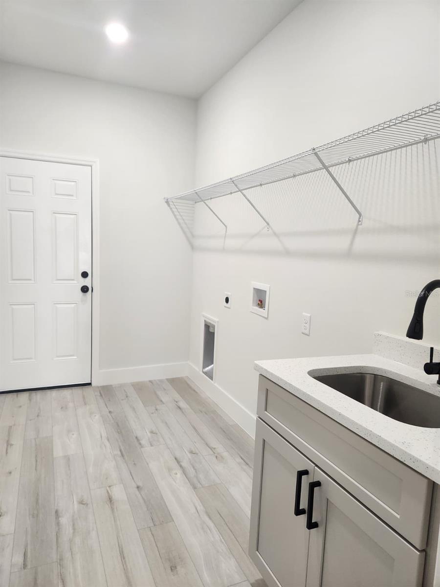 Image 45 of 46 For 627 Gagnon Street Se