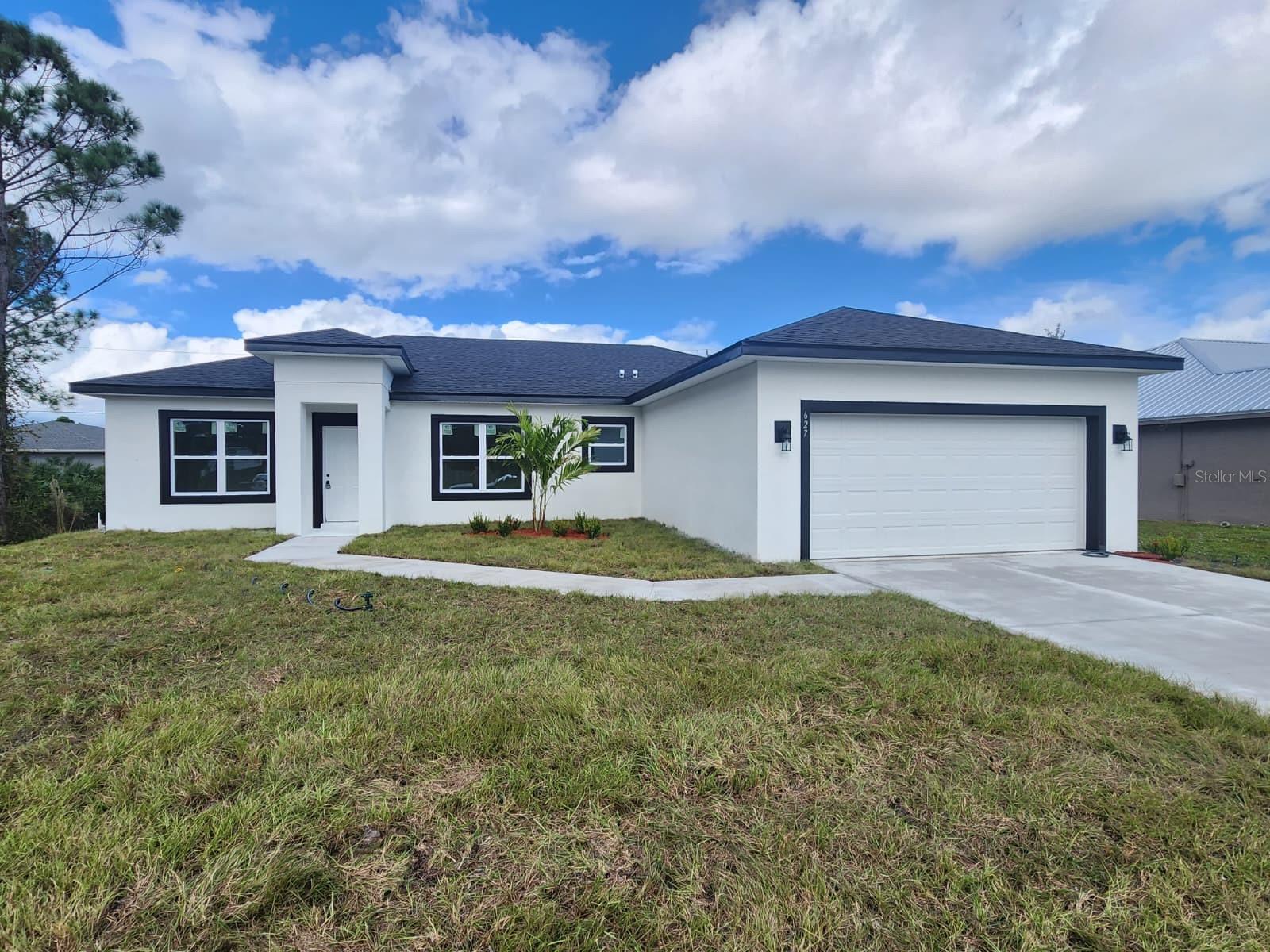 Image 8 of 46 For 627 Gagnon Street Se