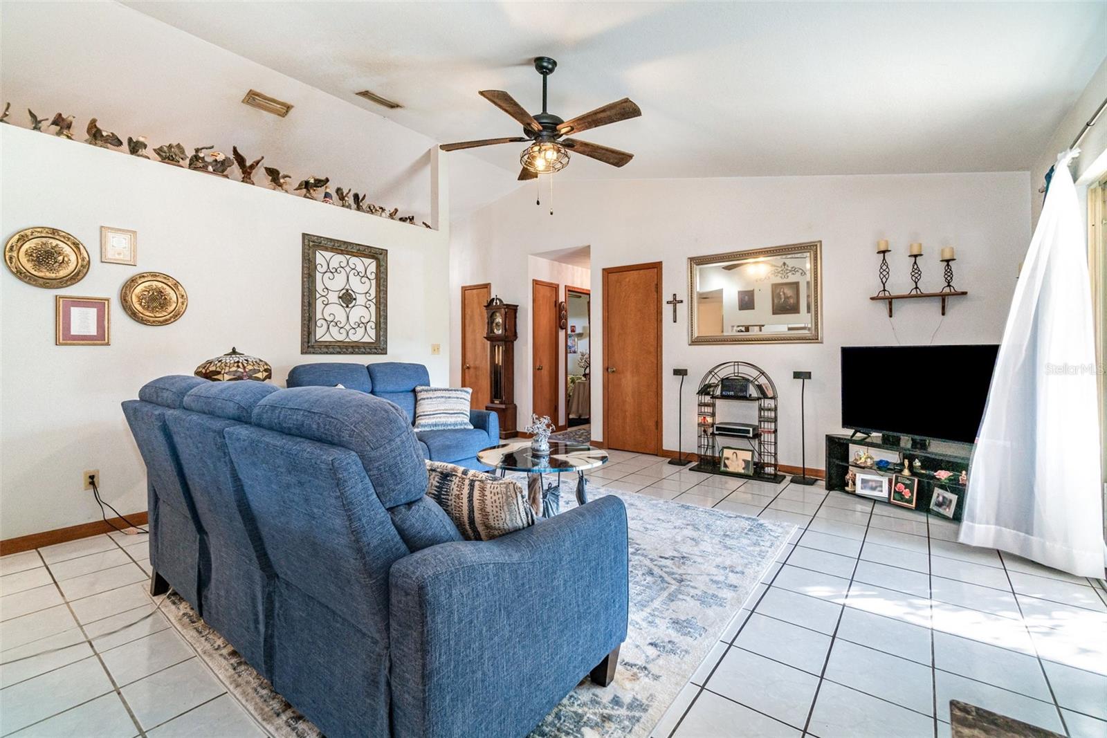 Image 11 of 27 For 12622 Eryn Boulevard