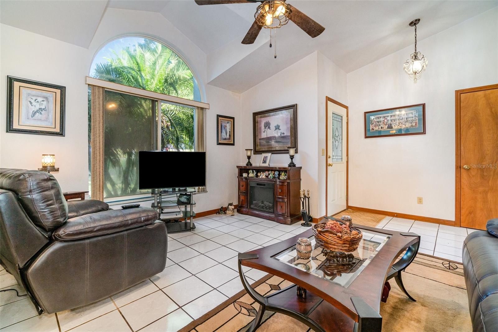 Image 4 of 27 For 12622 Eryn Boulevard