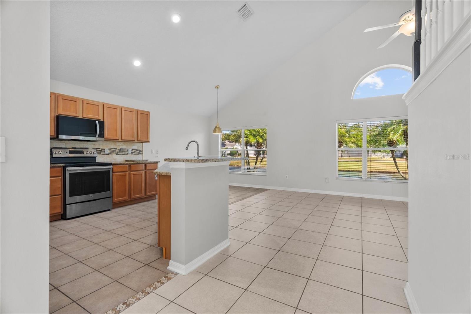 Image 11 of 70 For 13285 Early Frost Circle