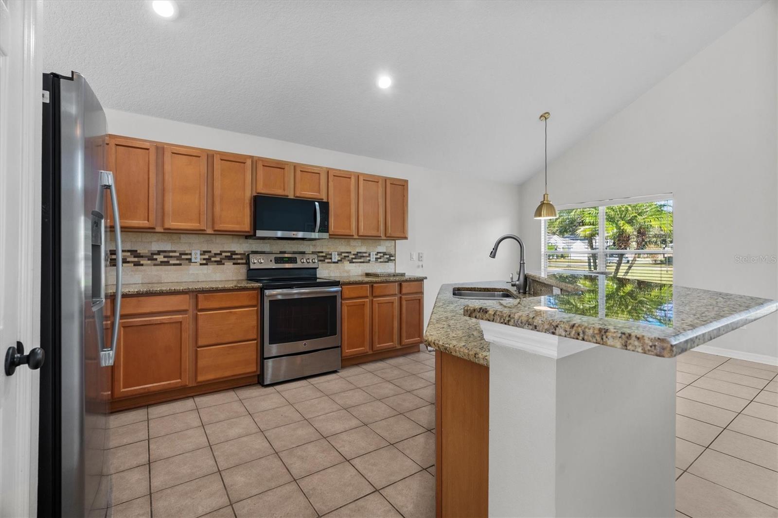 Image 12 of 70 For 13285 Early Frost Circle