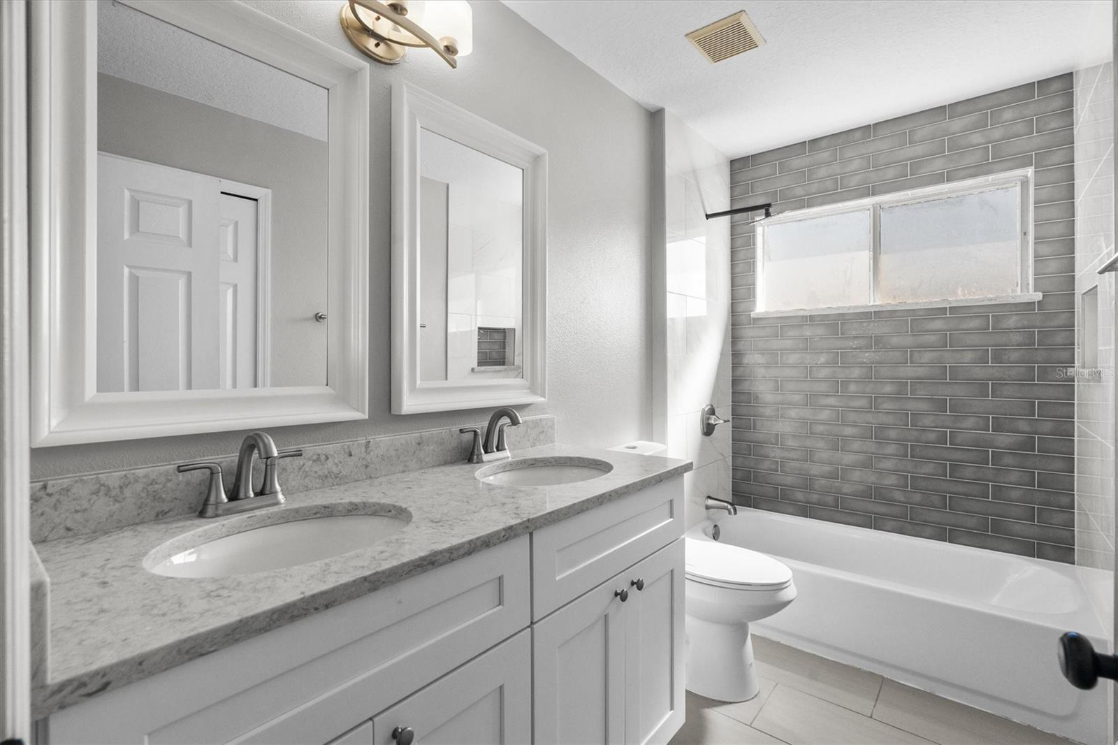 Image 39 of 70 For 13285 Early Frost Circle